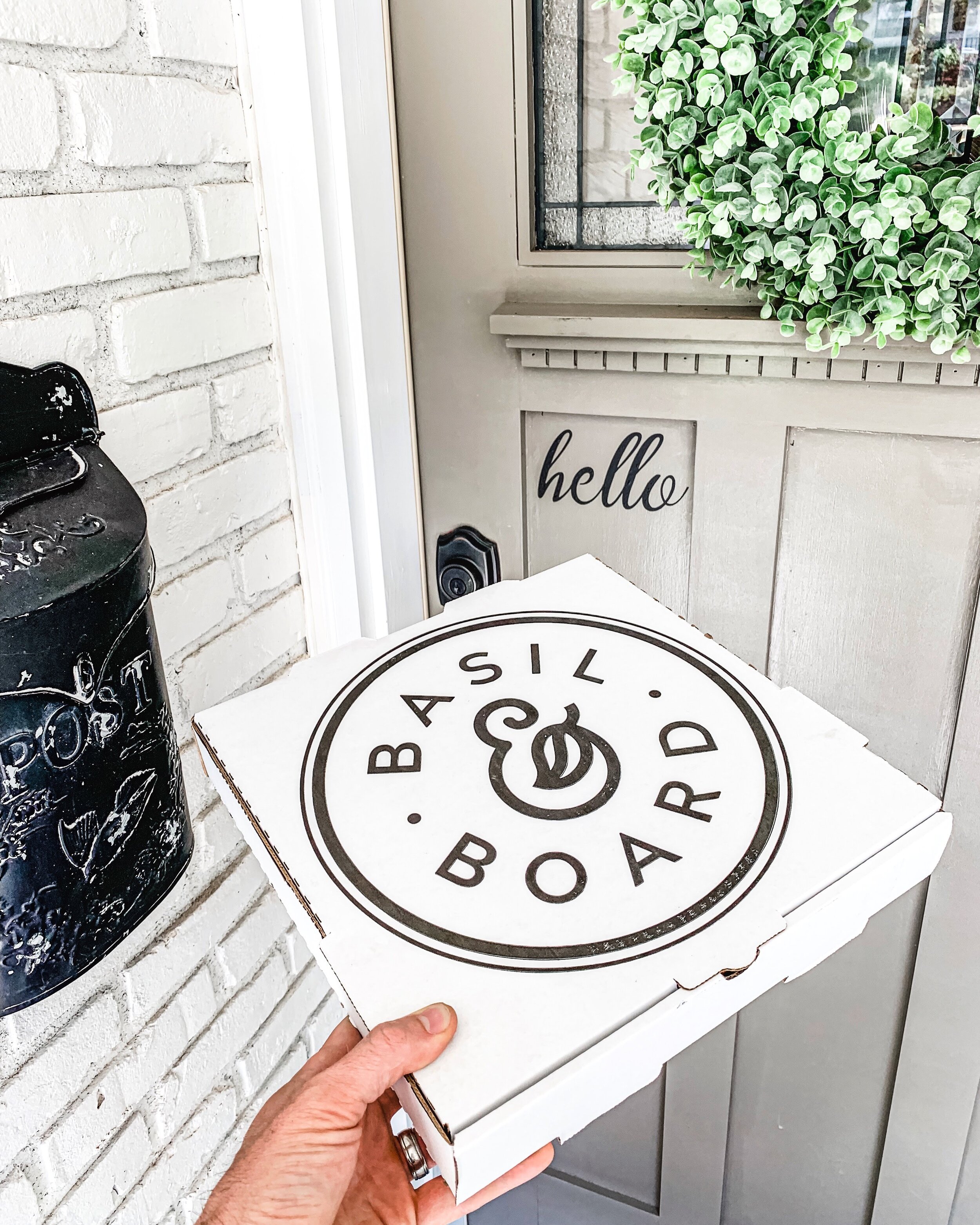 Basil & Board Awardwinning Italian pizzeria and wine café