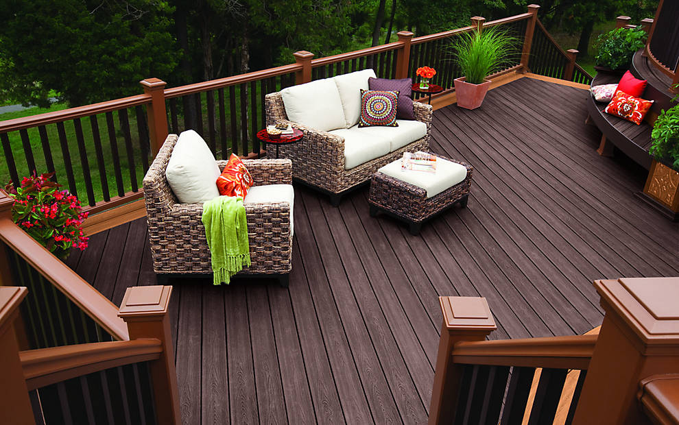 Deck Image, Trex Transcend in Tree House and Vintage Lantern.jpg