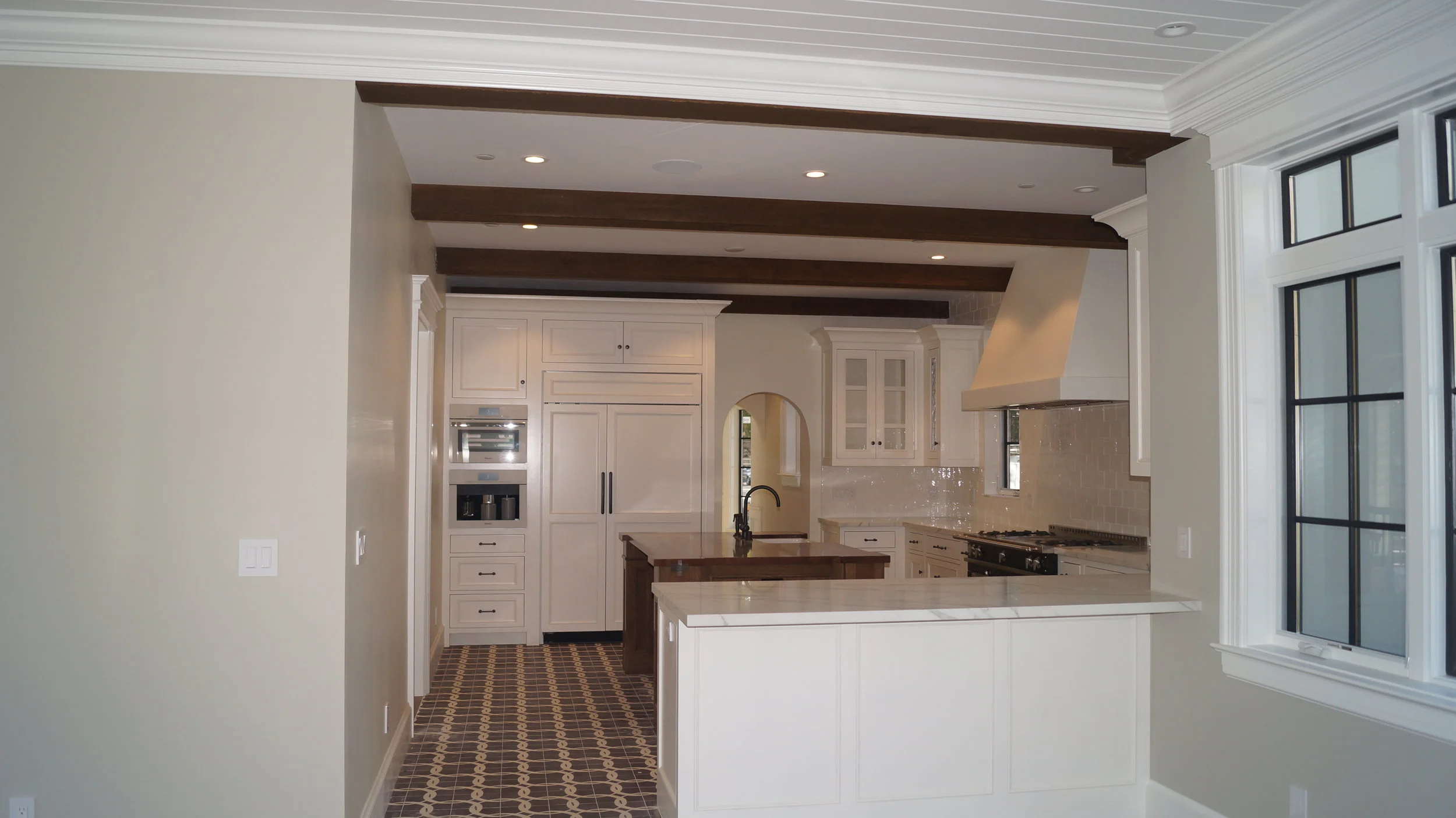 Kitchen (2).JPG