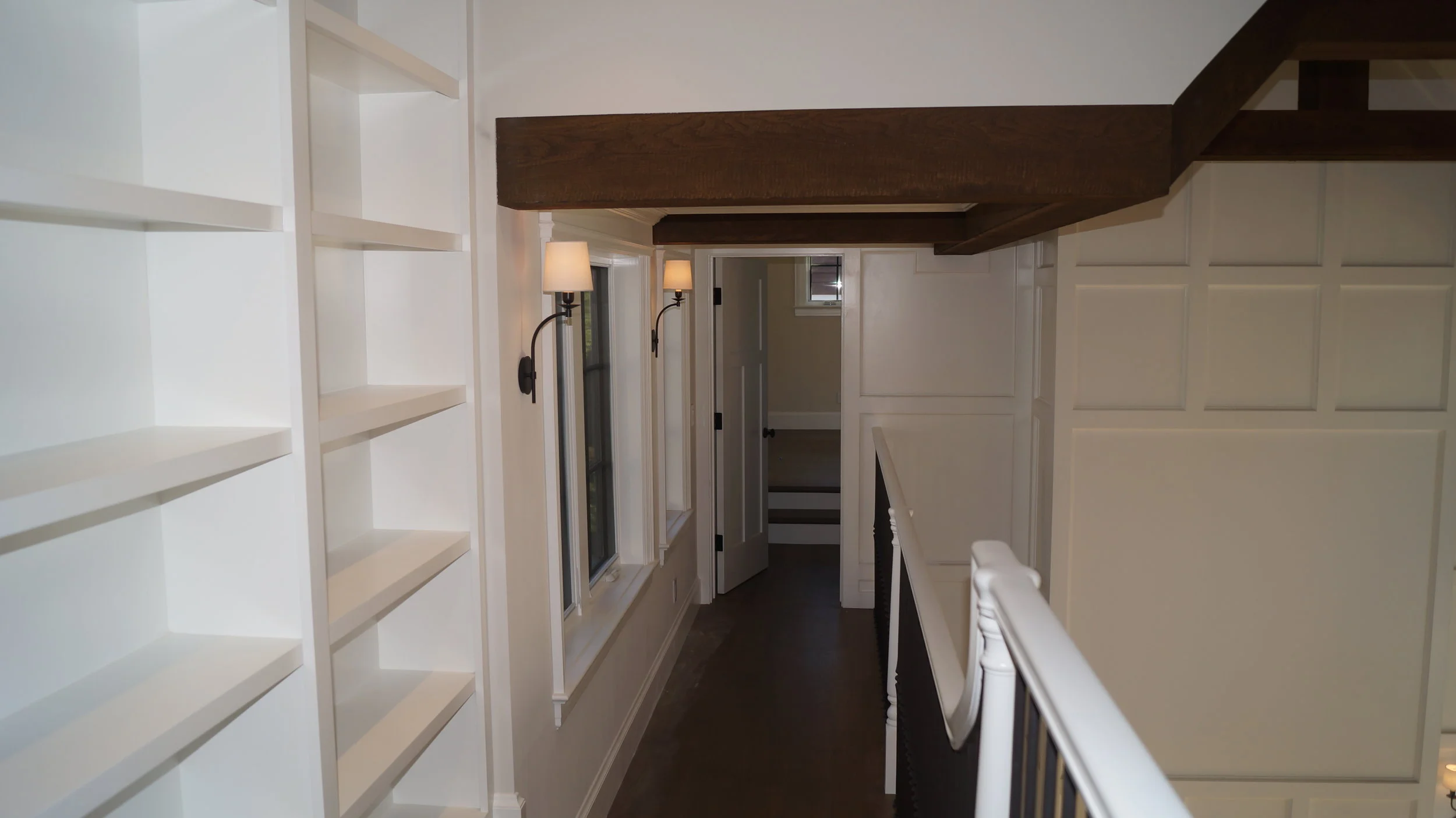 upstairs hallway.JPG