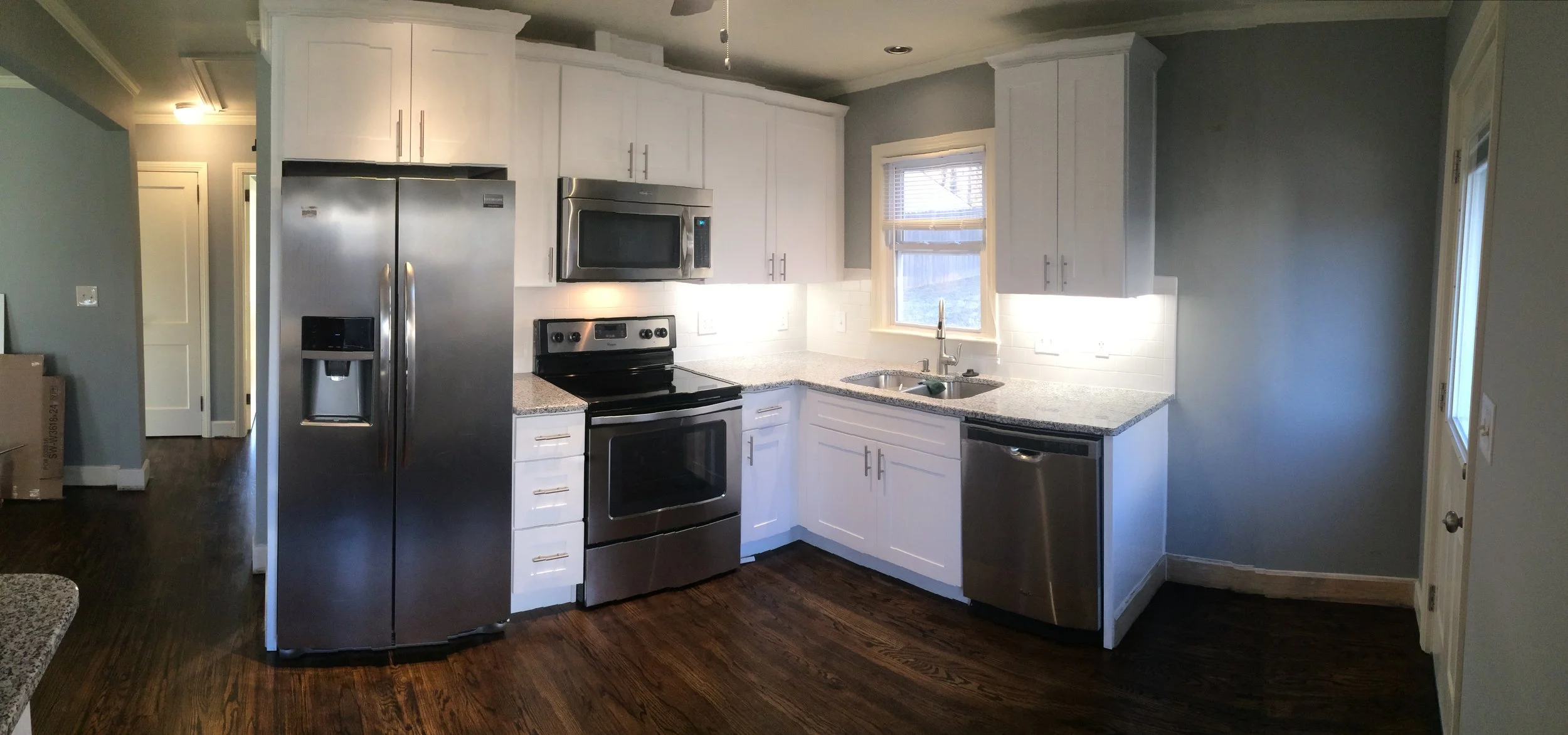 80 Lutie Kitchen Panorama.JPG