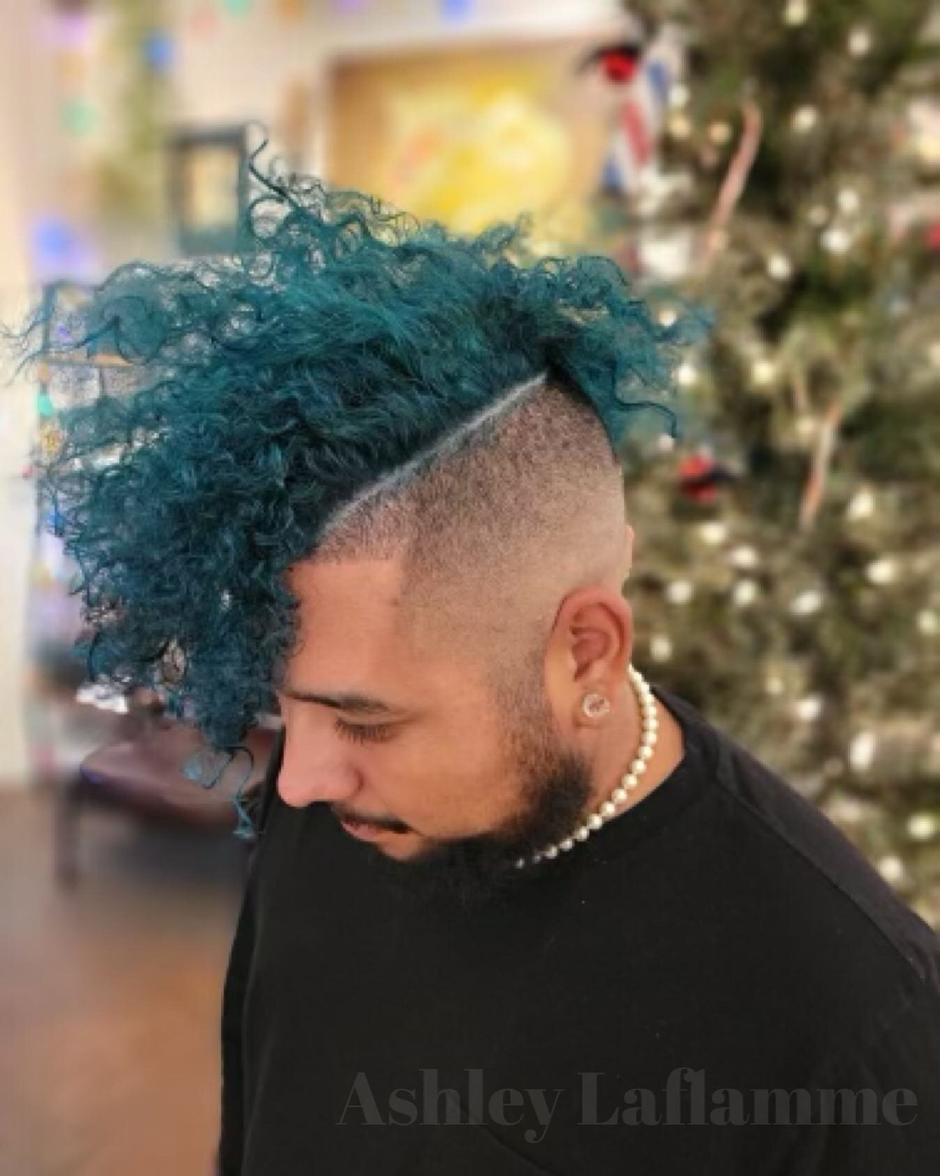 Just WOW. 

✂️ and color By @ashleylaflammehair 

#vivid #vividhair #bluehair #vividcolors #barbershop #hairstylists  #hairdresser #modernsalon #freshfade #beautysalon #barbers #behindthechair #haircare #hairgoals #hairporn #olaplex#sacramentobarbers