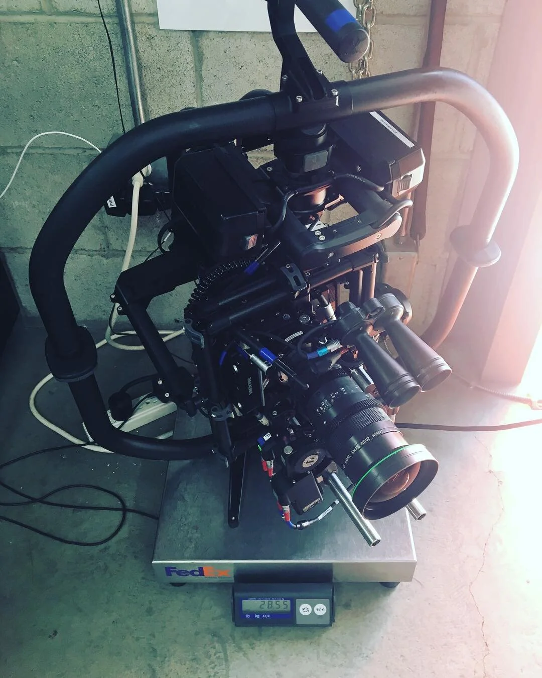 The scale reads 28.55 lbs #backbreaker @freeflysystems @paralinx @smallhd @arrichannel #cinematography #filmmaking #feature #preplife
