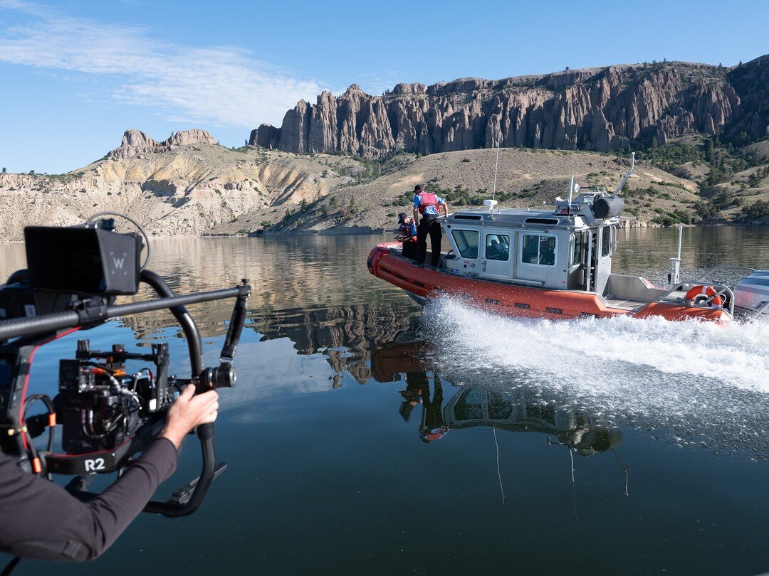 Fun fact: the Ready Rig does NOT act as a personal flotation device in case of emergency

#LAGimbals #gimbals #local600 #cameraoperator #camop #dji #ronin2 #freefly #movipro #shotover #losangeles #film #setlife #covid #cinema #cinematography #gimbalo