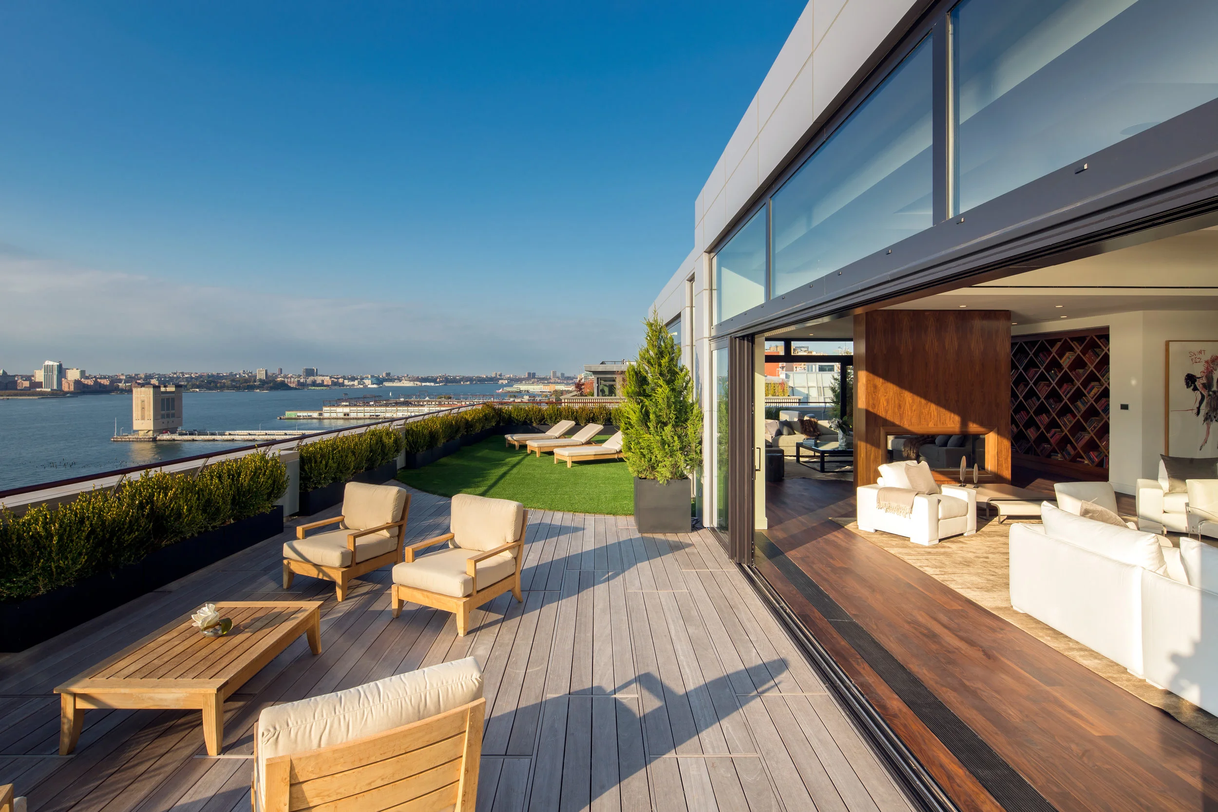 23 250W - terrace.jpg