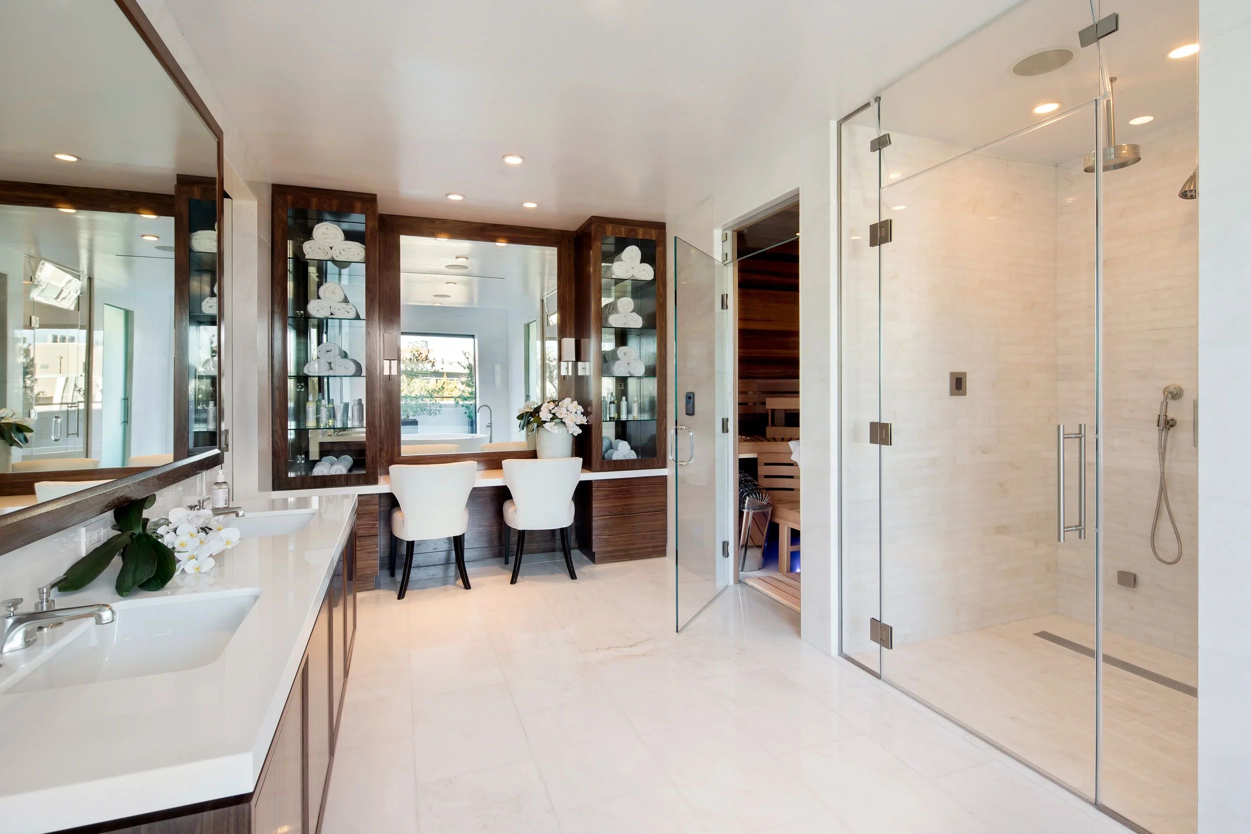 18 250W - PH master bathroom 2.jpg