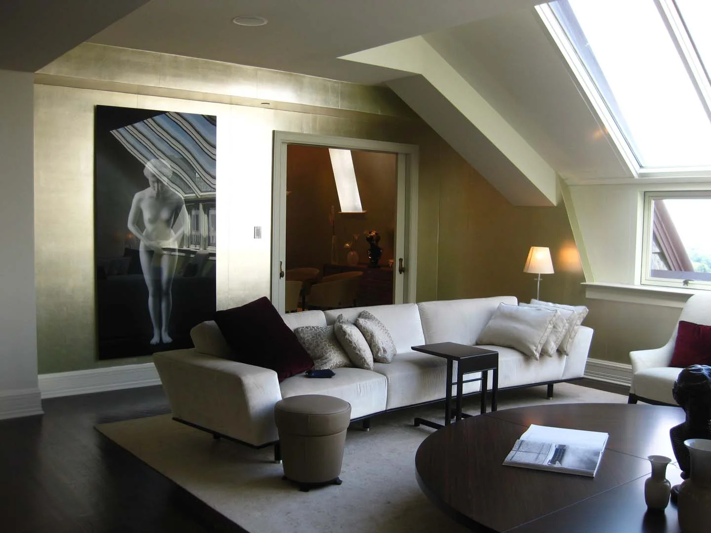 06 Living Room 1.JPG