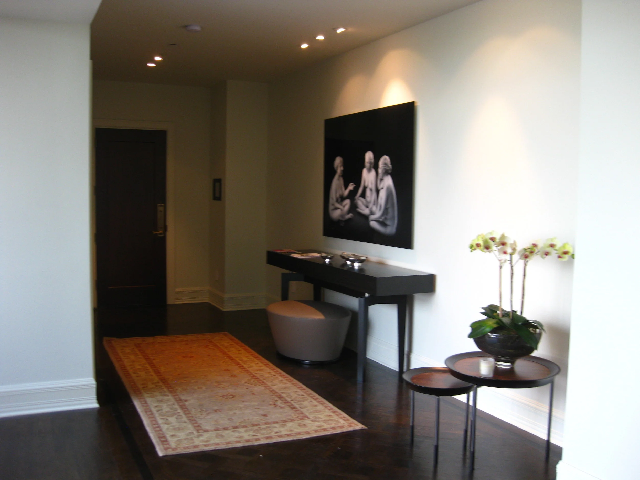 03 foyer.JPG