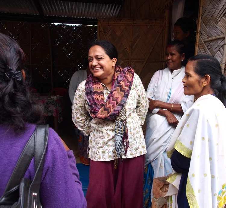 Gitali in discussion with group of sahayikas