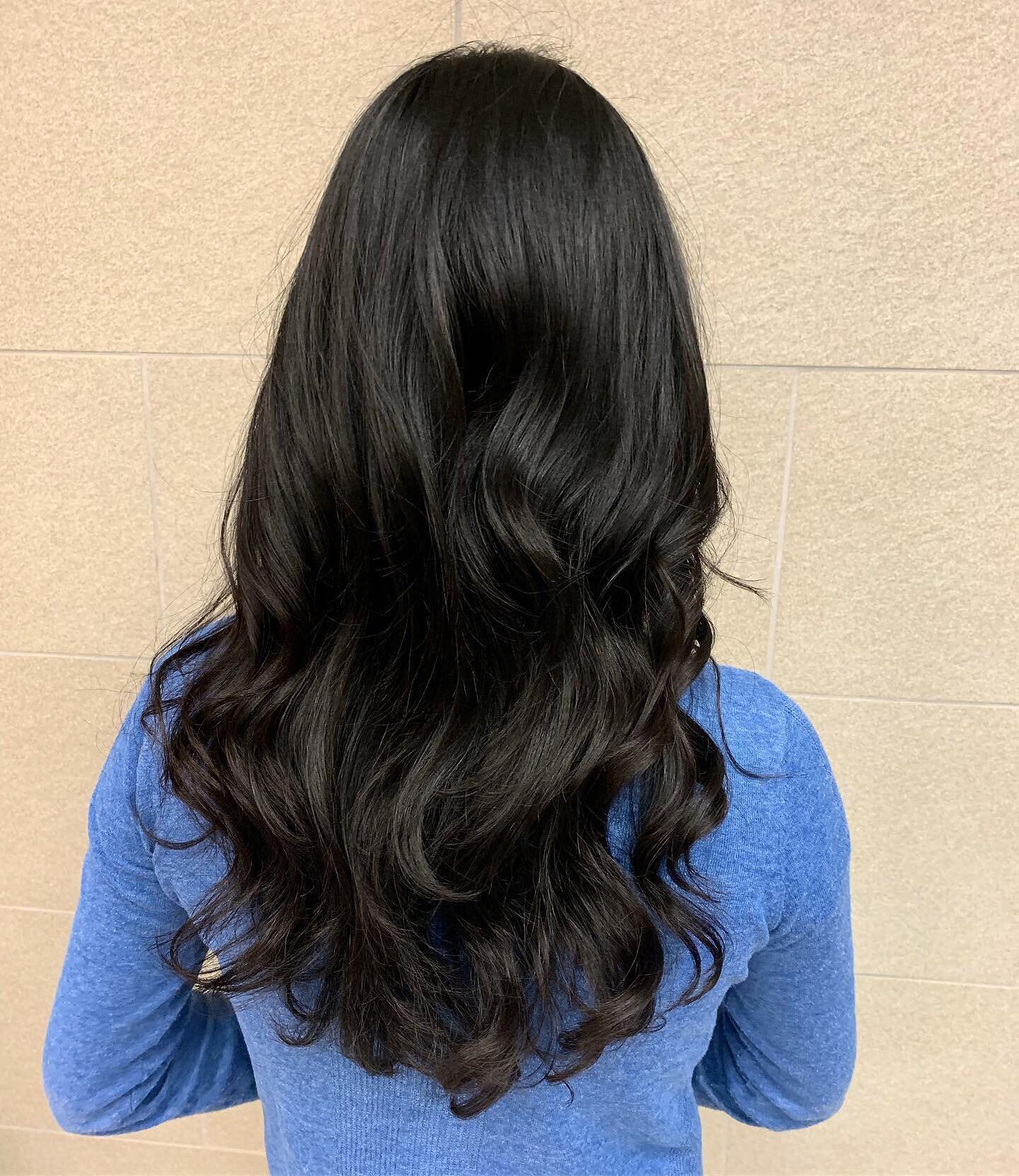 Absolutely #gorgeous digital perm.
.
.
.
Sehwa is pure: * #talent *. @saywhat_barber_stylist .
.
.
#prettyperm #romantichair #longwaves