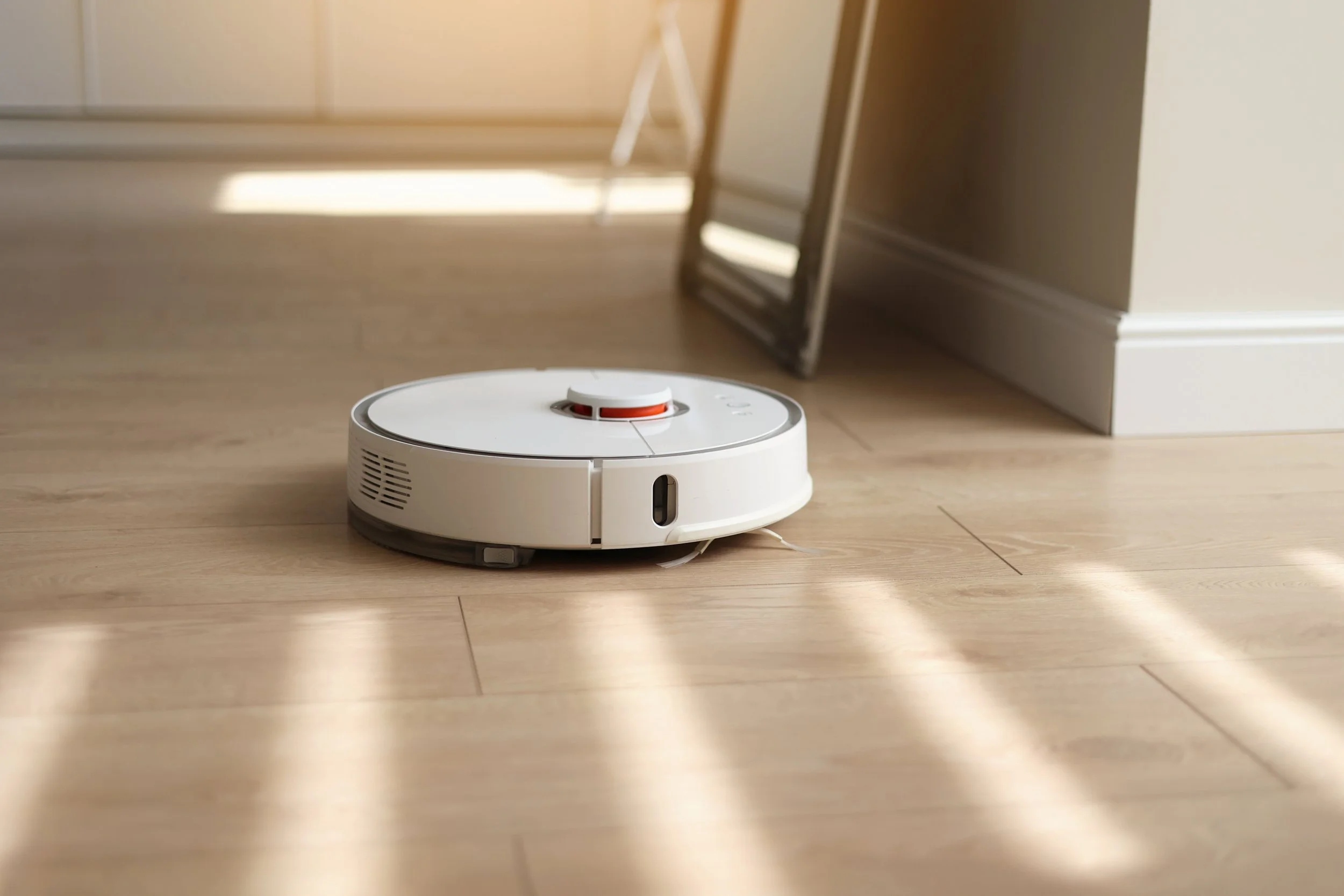 robot vacuum AdobeStock_703560973.jpeg