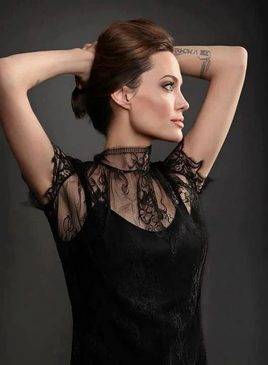 med-angelina_jolie_5.jpg