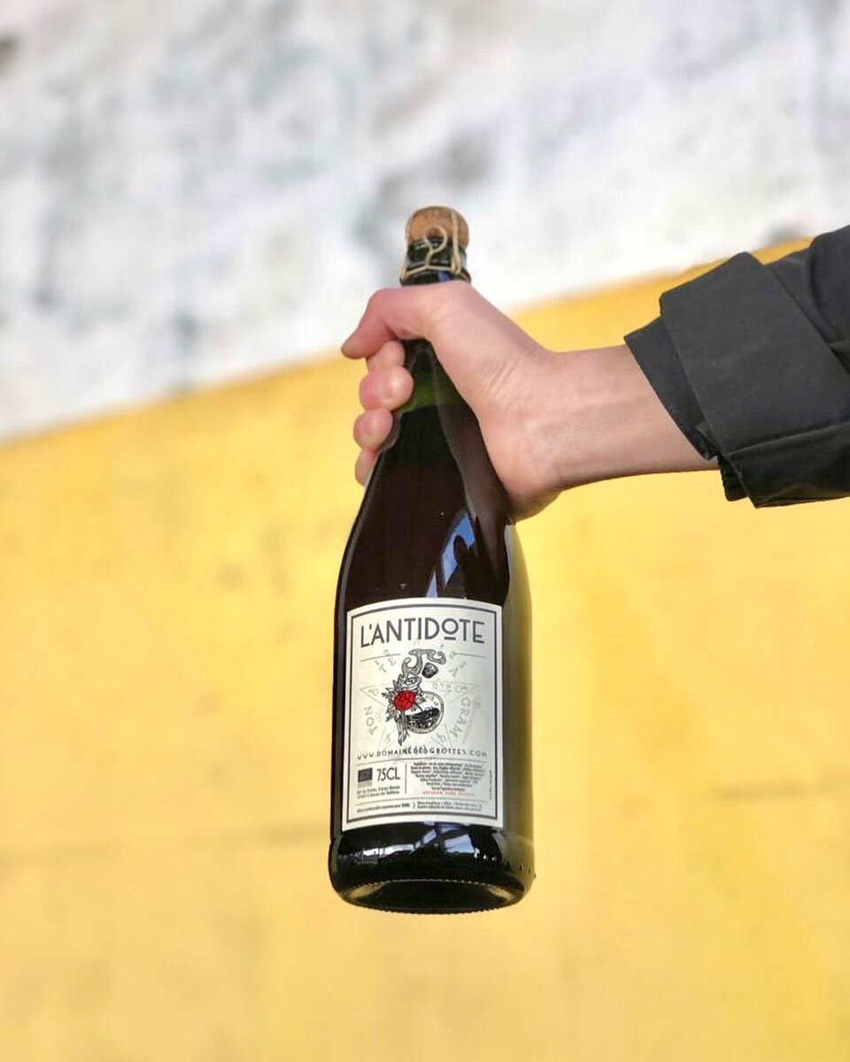 INTRODUCING: L&rsquo;Antidote!
Our final offering from Domain des Grottes; a sparkling soft drink made from Gamay juice, apples, ginger, lemon and an assortment of herbs picked from around the vineyard. A very good alternative to wine and something I