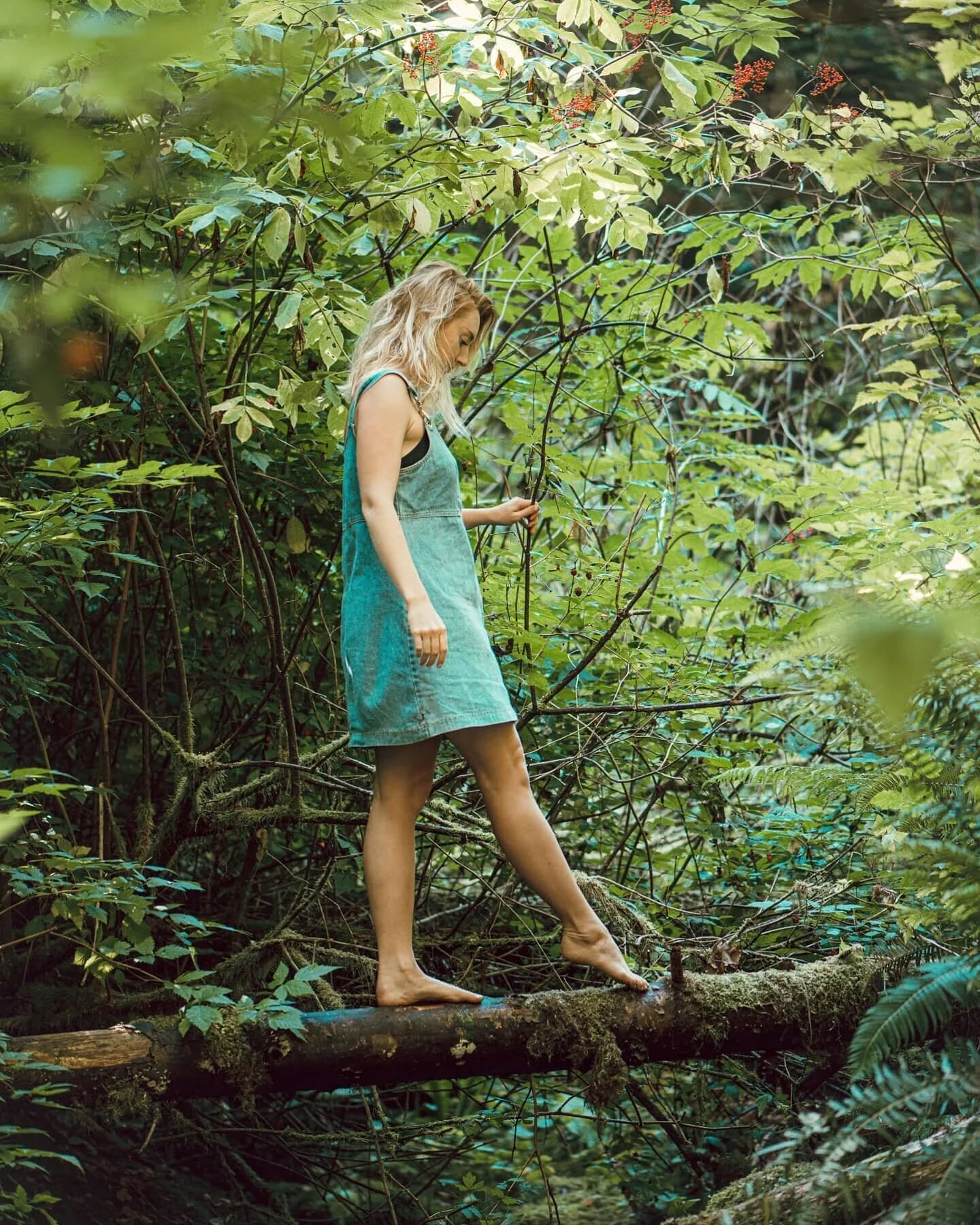 Spent the day with @gigi_.lauren in the forest, conjuring up some magic together. #forestfairy #jeandress #redheadedbeauty #yvr #beautiful #vancouverphotographer #vancity #forestportraits