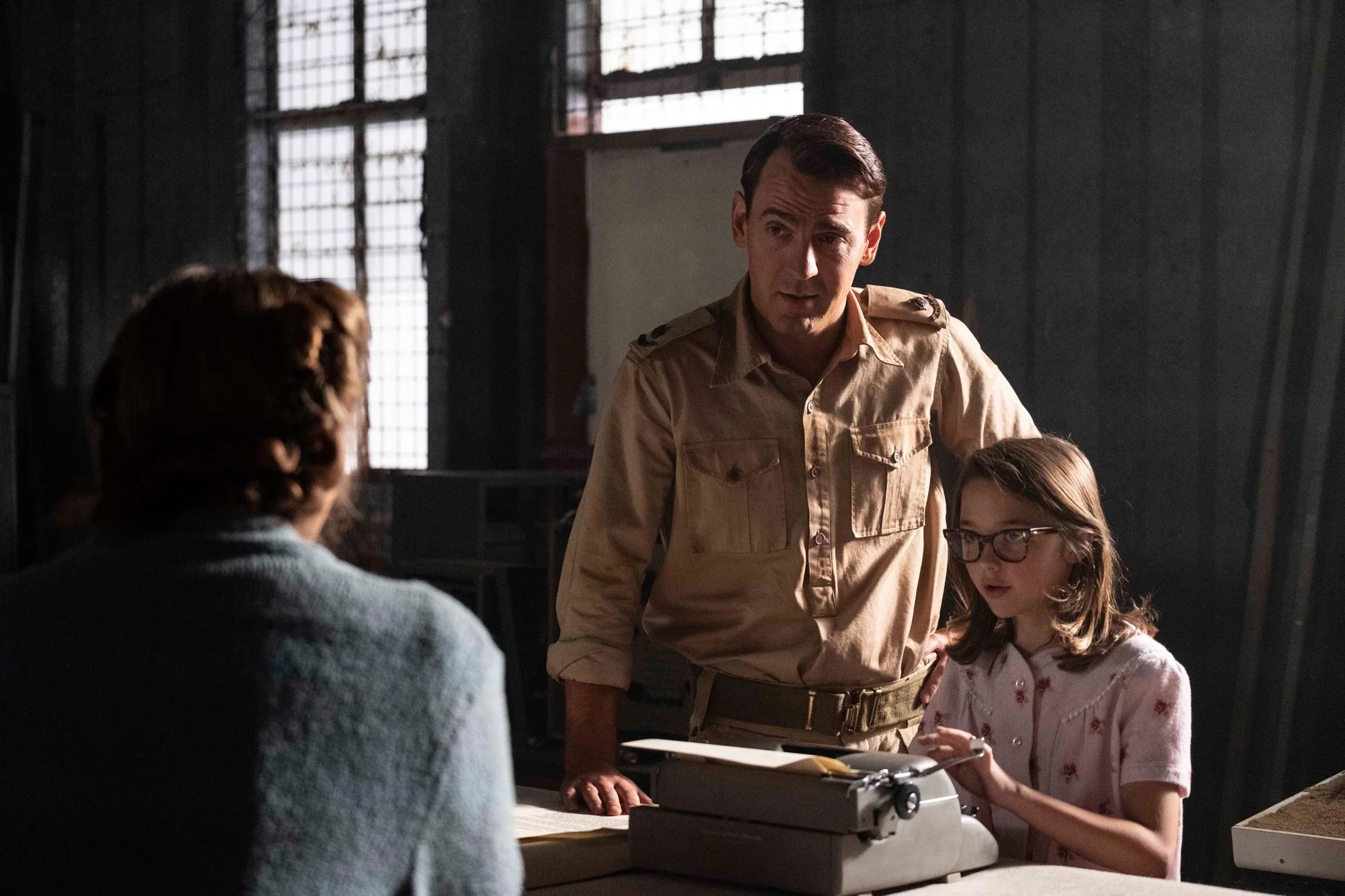 Ewen Leslie %22Fallout%22 ABC.jpg