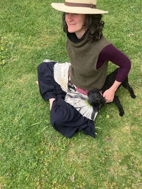 Spring encourages a bit of laying about/ absorbing sun/ conjuring up new ideas..... creative down time 😄 are you enjoying your environment today ? finding a spot to rest and play ?