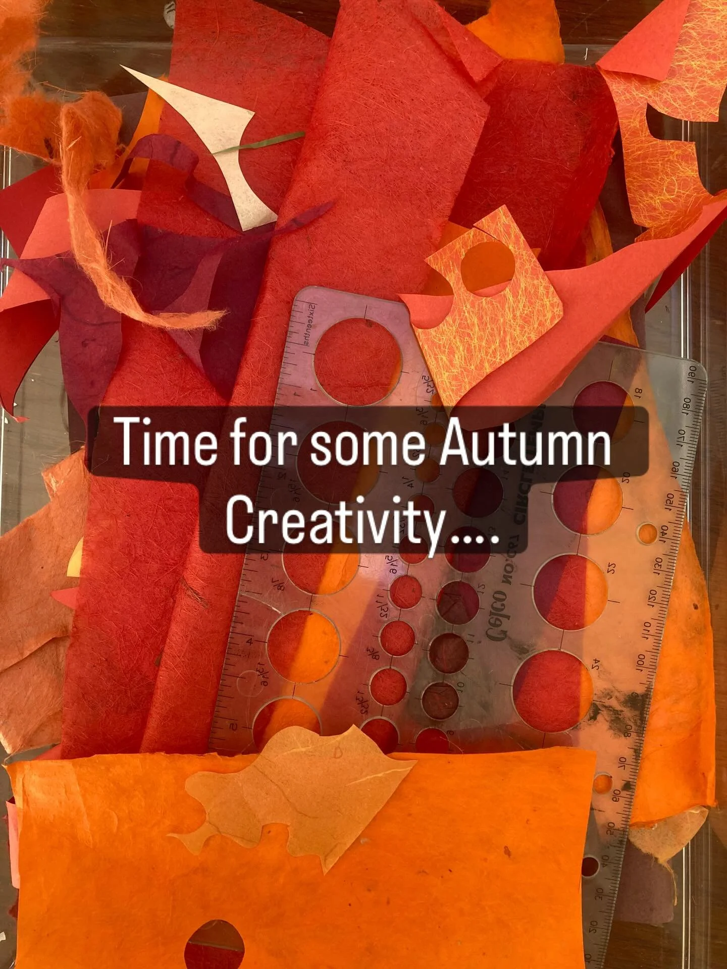 I love this seasonal change&hellip;.we start to let go of the shine of summer and enter the soft gold of autumn&hellip;.. time for relaxed creativity, time for gathering around the art table, time for tuning inward 🍂 ✨Autumn Collage Series- 3 Thursd