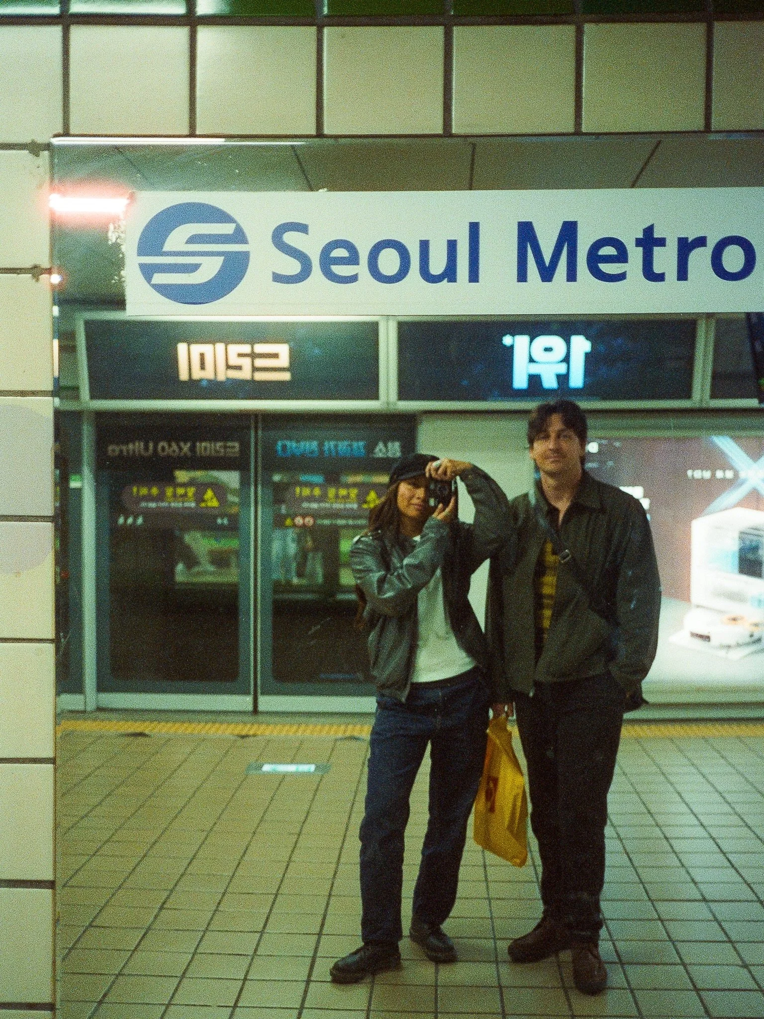 Some film snaps of me &amp; my little food critic in Seoul 🎞️😀🐈 #35mm #cinestill800t