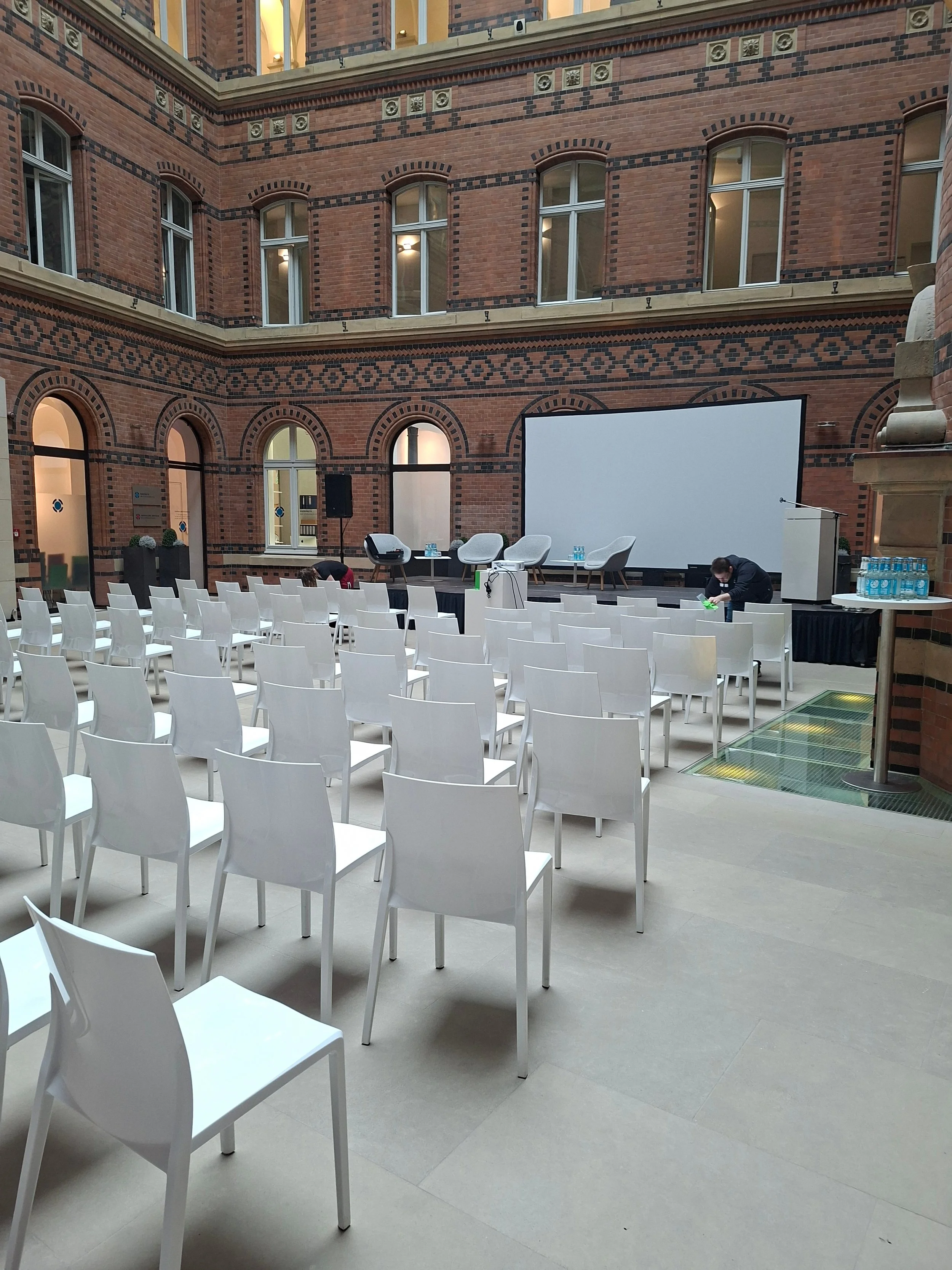 Saal.jpg