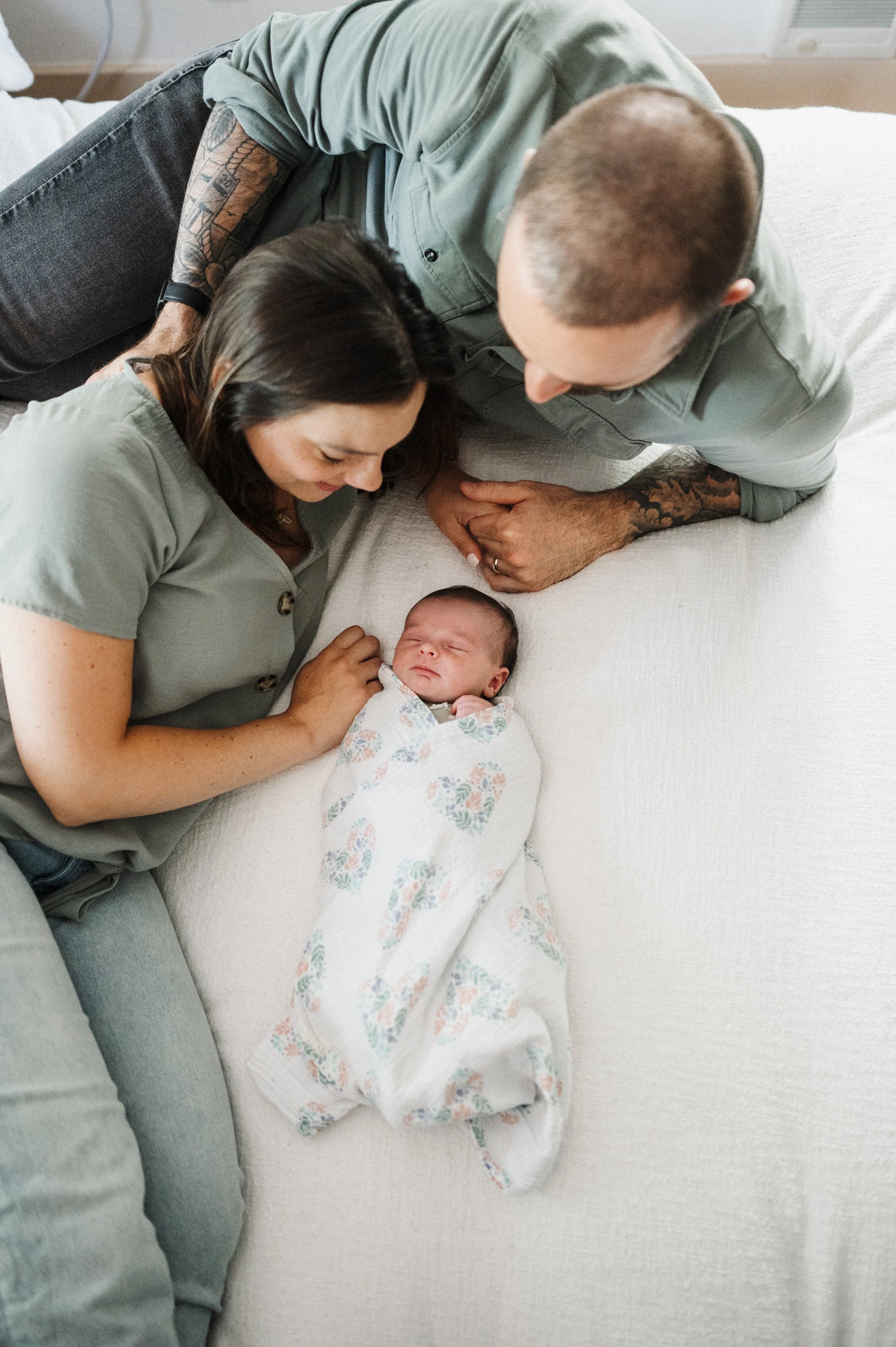 Lifestyle newborn photos Seattle Washington