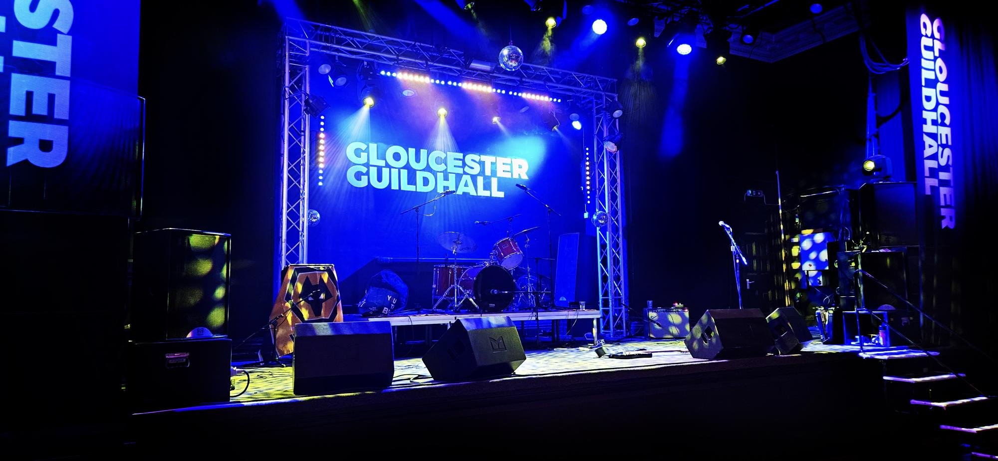 Gloucester-Guildhall-Stage.png