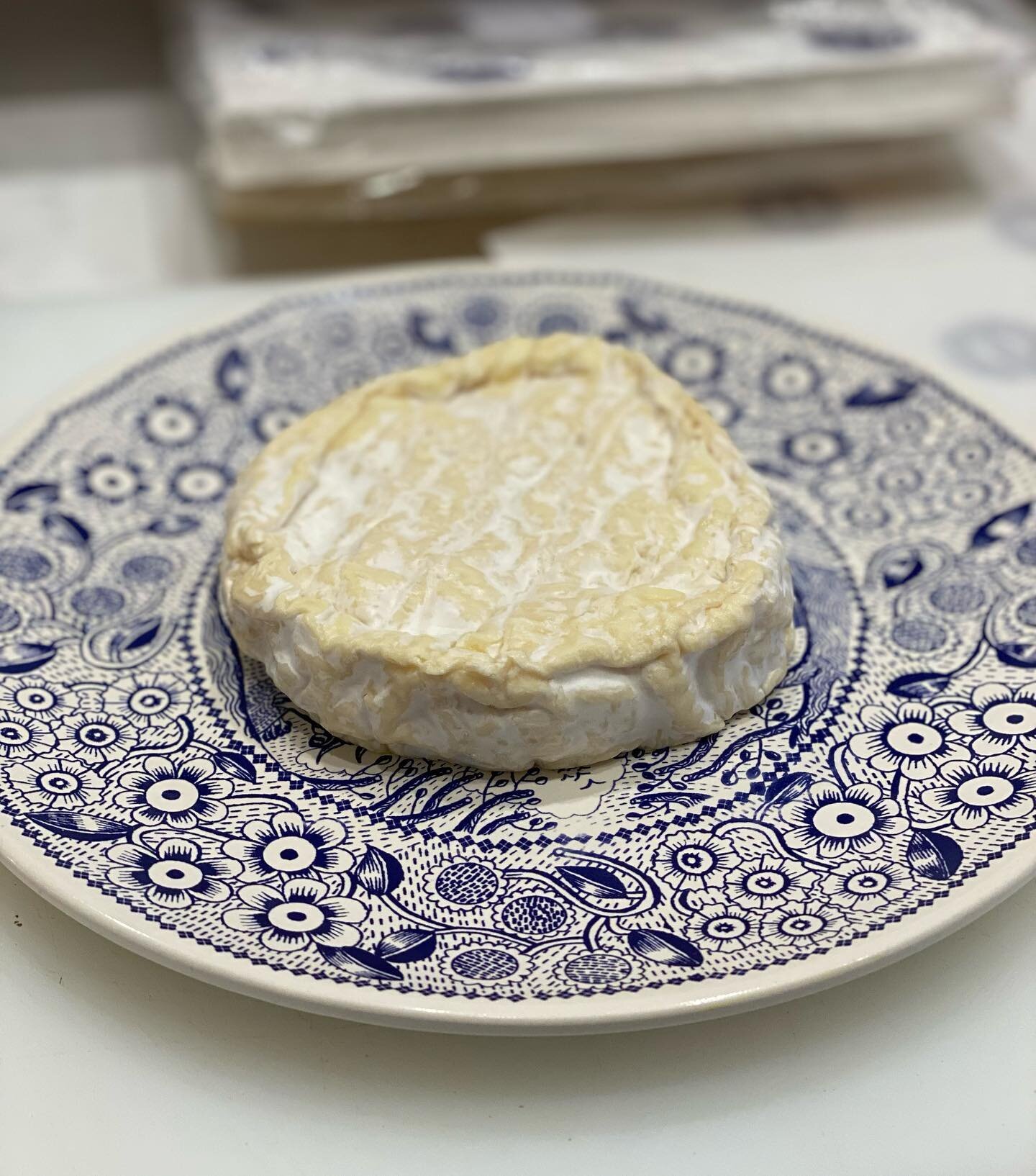💭 Name that cheese Saturday&hellip; 💭

#whichcheeseisthis #namethatcheese