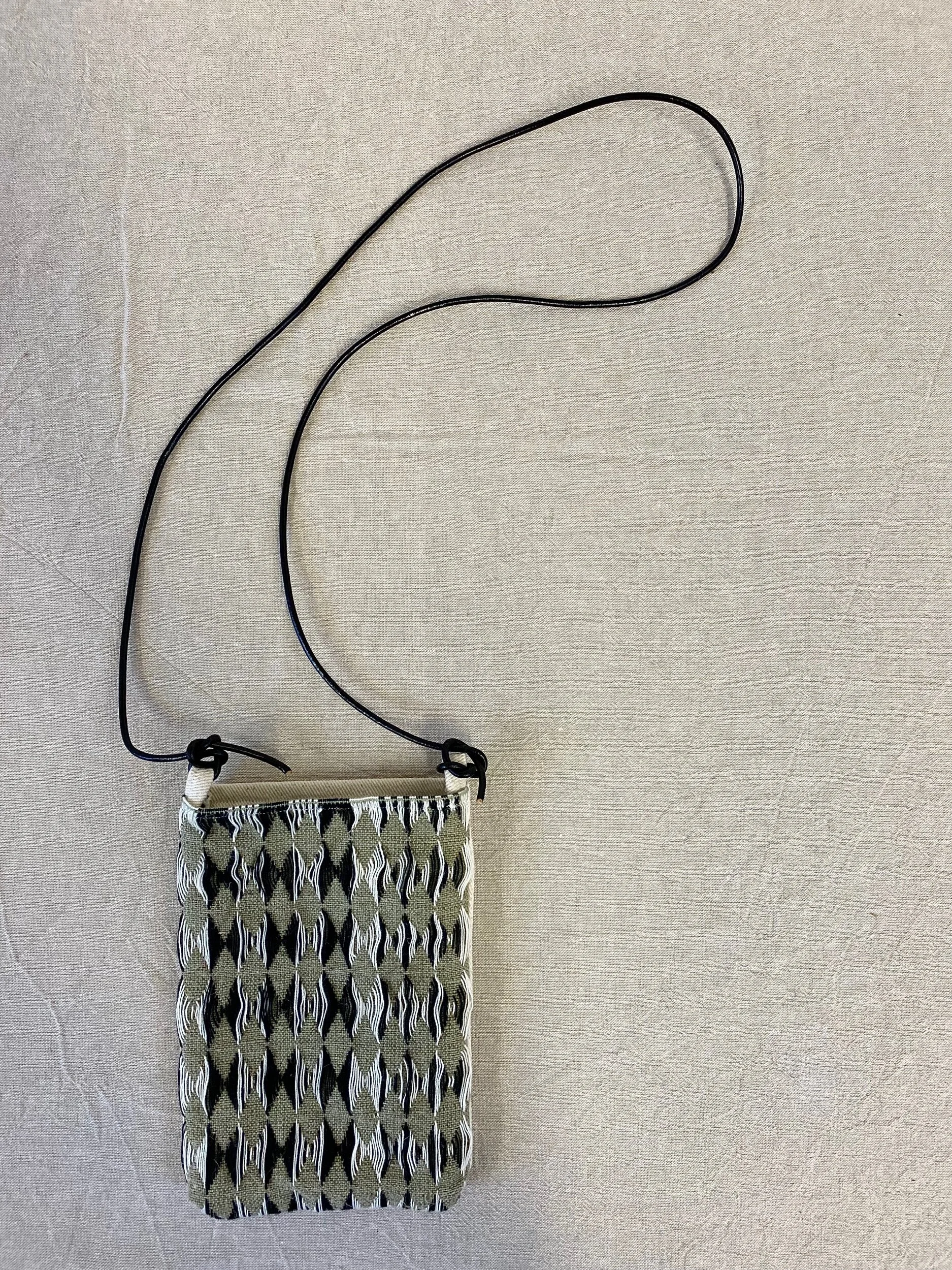 0D303503-405A-44C7-8C84-4D111EEB1B22