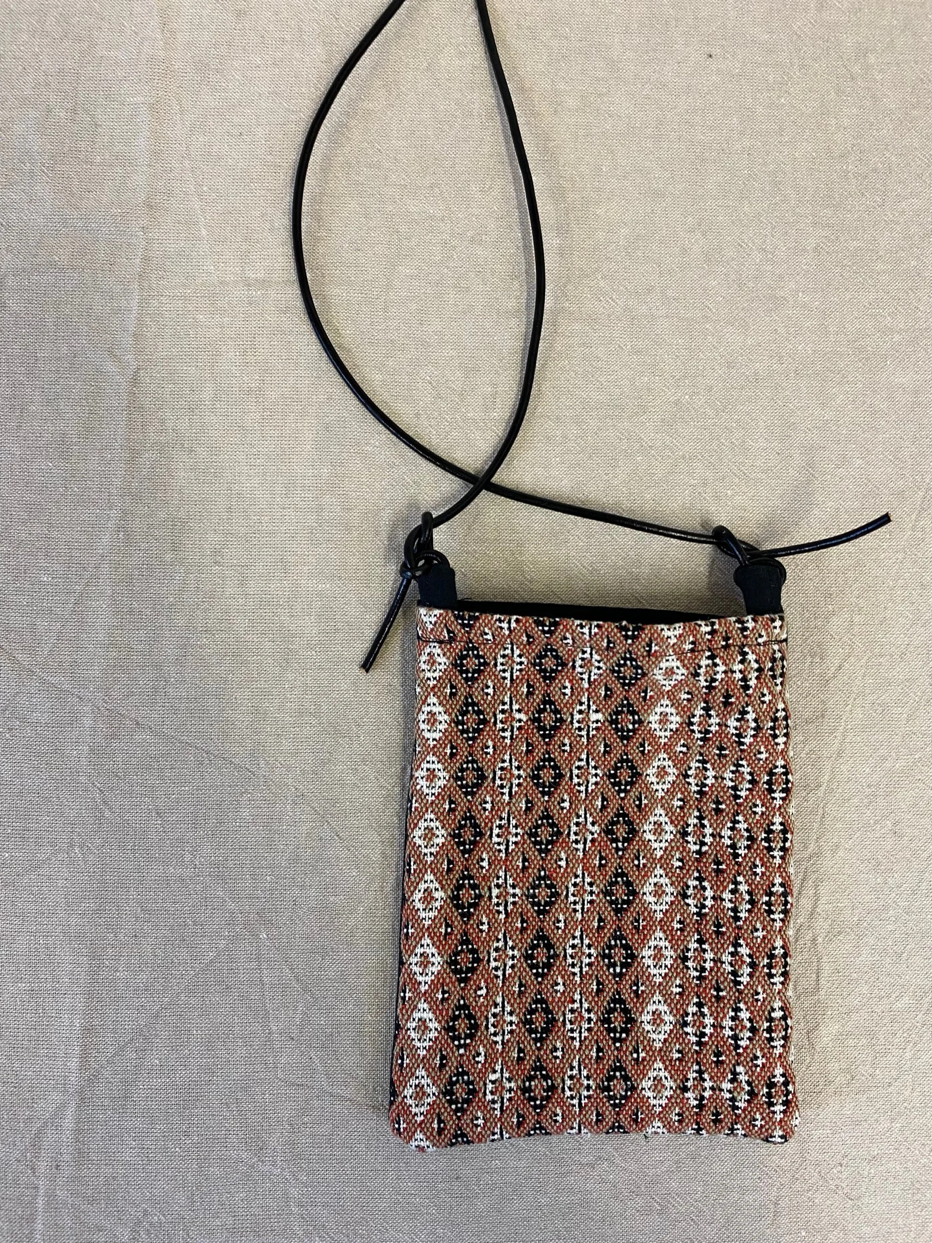 253E188E-CE7C-4B9B-B3A5-8FED0AF83F66