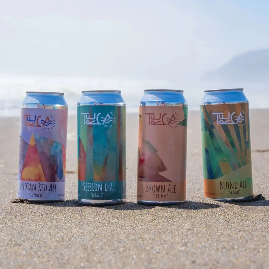 🍻 Etiquetas que cuentan historias: un proceso de dise&ntilde;o hecho a medida para resaltar la personalidad de cada cerveza. &iexcl;Explora el detr&aacute;s de c&aacute;maras en el carrusel! 👀