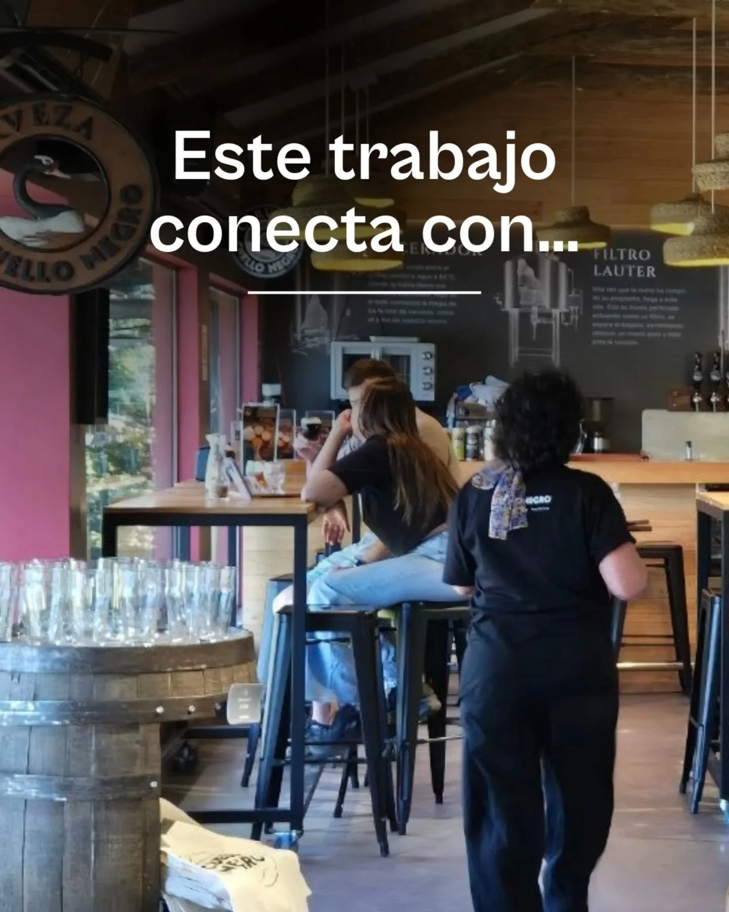 Este trabajo conecta especialmente con personas y equipos que gestionan espacios y buscan que el lugar comunique con claridad, genere inter&eacute;s y acompa&ntilde;e la experiencia de quienes lo visitan.

Es una propuesta pensada para marcas, proyec
