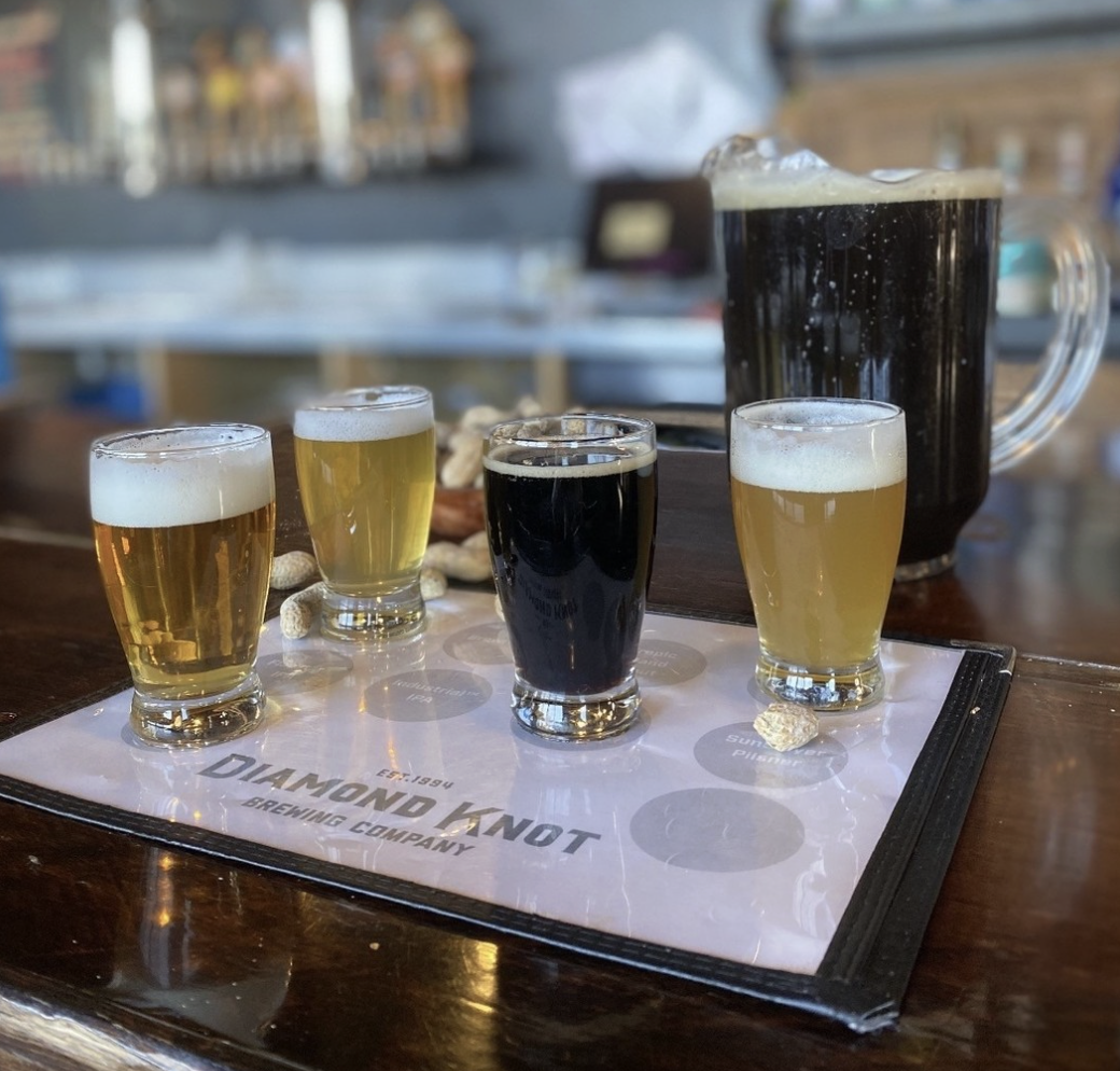 Brewpub Mountlake Terrace: Enjoy Local Beer and Great Food at Diamond Knot