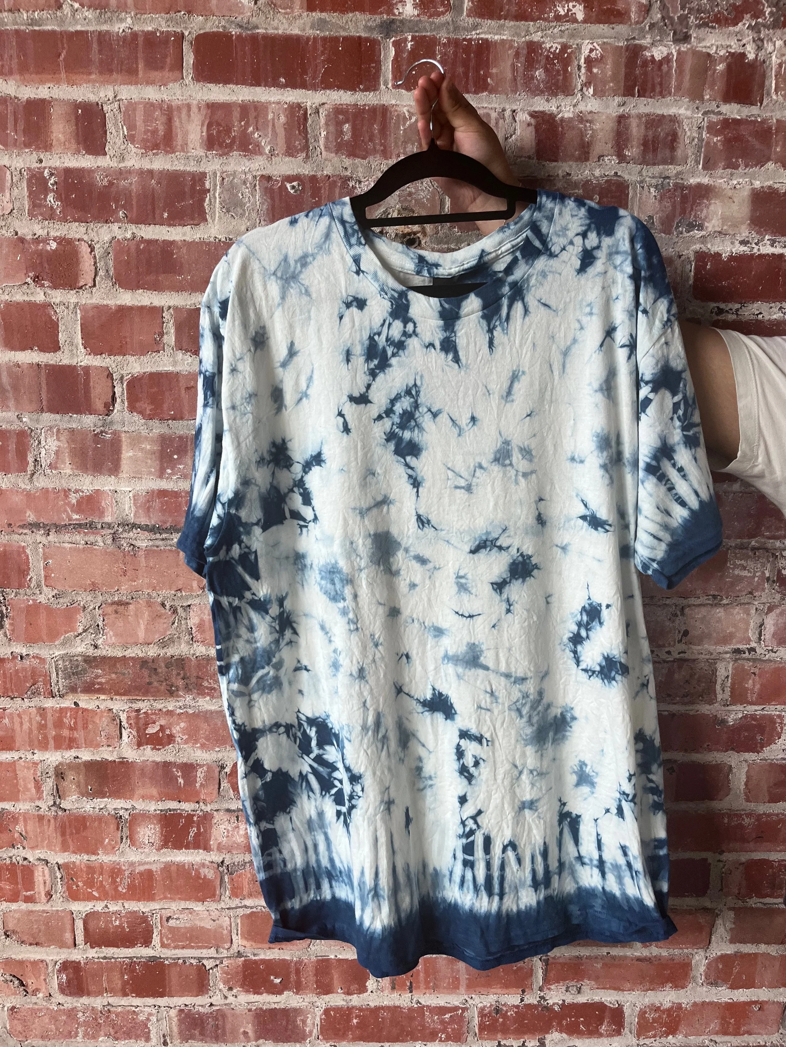 Indigo Resist-Dyed T-Shirt (L)