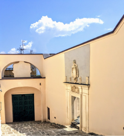 courtyard_with_sky.png