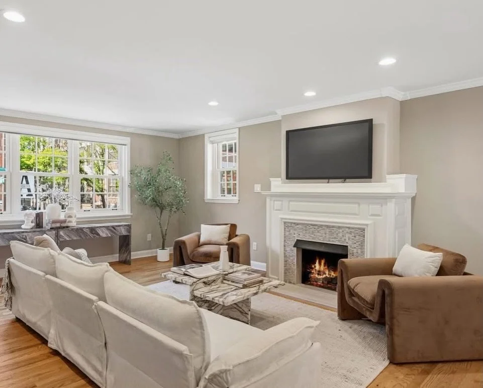 That was fast!💨

Located on one of Fitler Square&rsquo;s most desirable blocks, this garage-front beauty is already under contract!

2329 Locust St- $1,250,000

Represented by:
Mary Colvin, @onthesquarephl team at @compassgreaterphilly