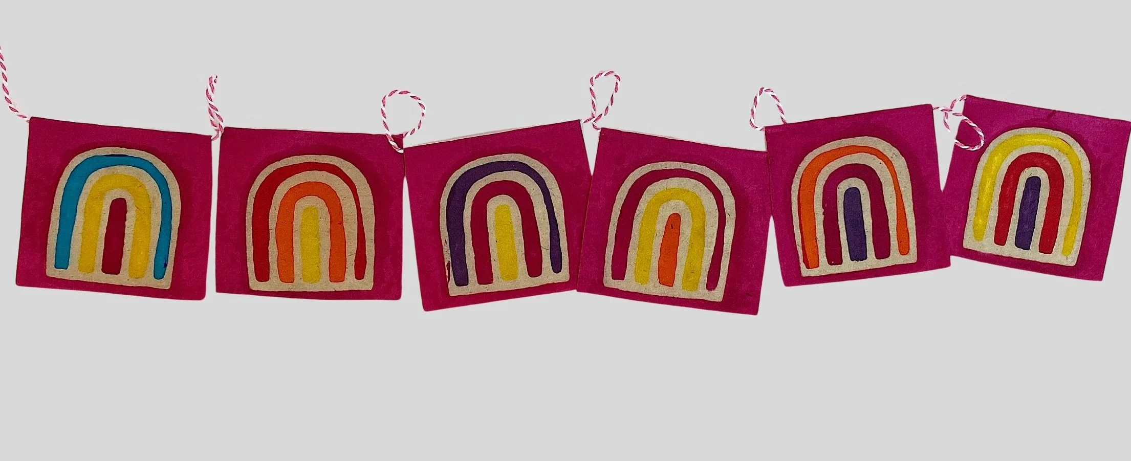 Rainbow Garlands Strand_BG.jpg