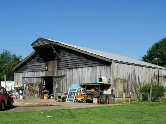 bus-barn02.jpg