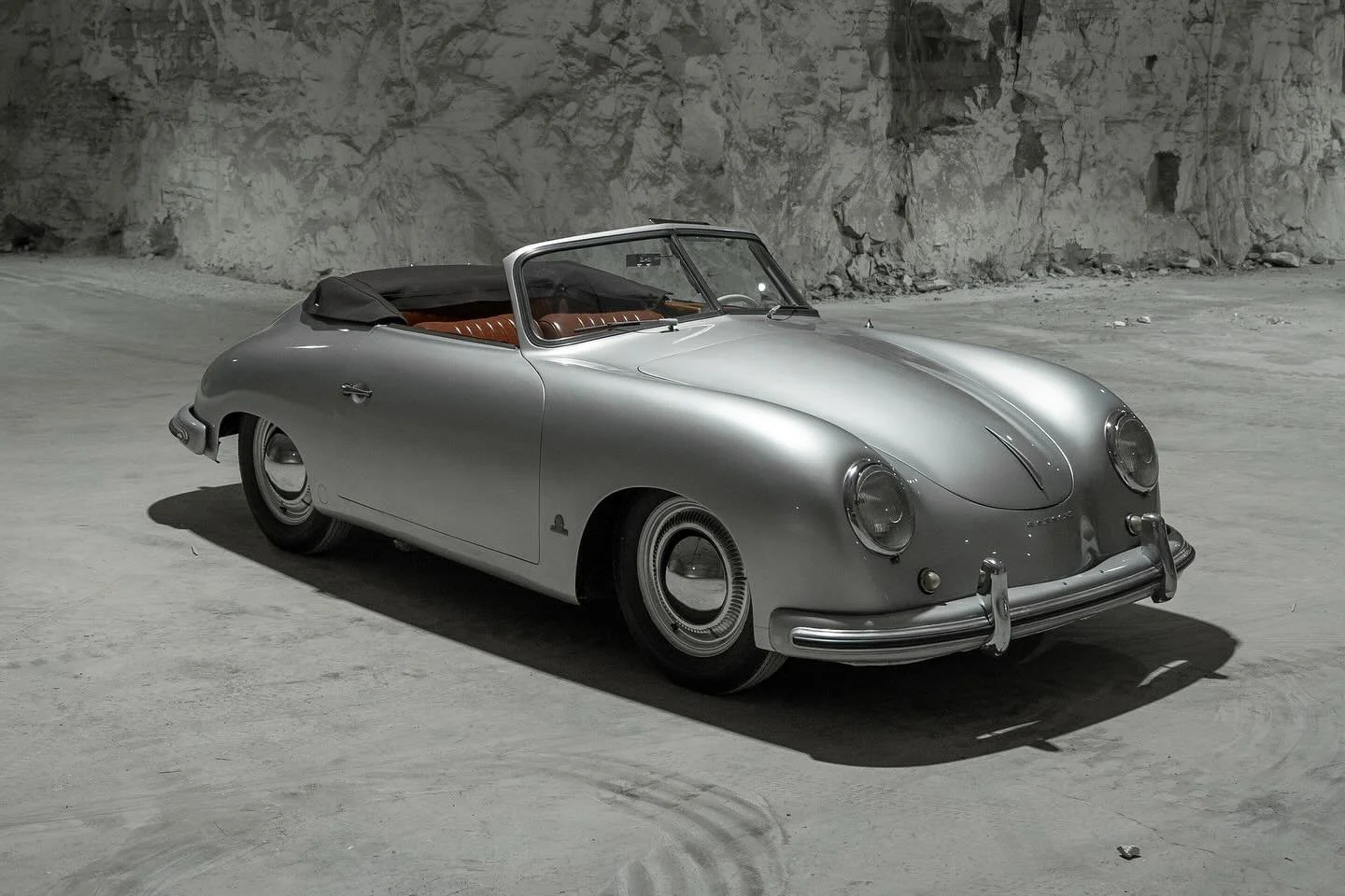 FOR SALE! 1952 Porsche 356 &ldquo;Split Window&rdquo; Cabriolet. Chassis 10266. Original CA Black Plate. Full listing at Nichemotors.com ~ $399,975
&bull;
🔗 in Bio
&bull;
&bull;
&bull;
#Porsche #356 #Porsche356 #PREA #356Prea #Splitwindow #1952 #air