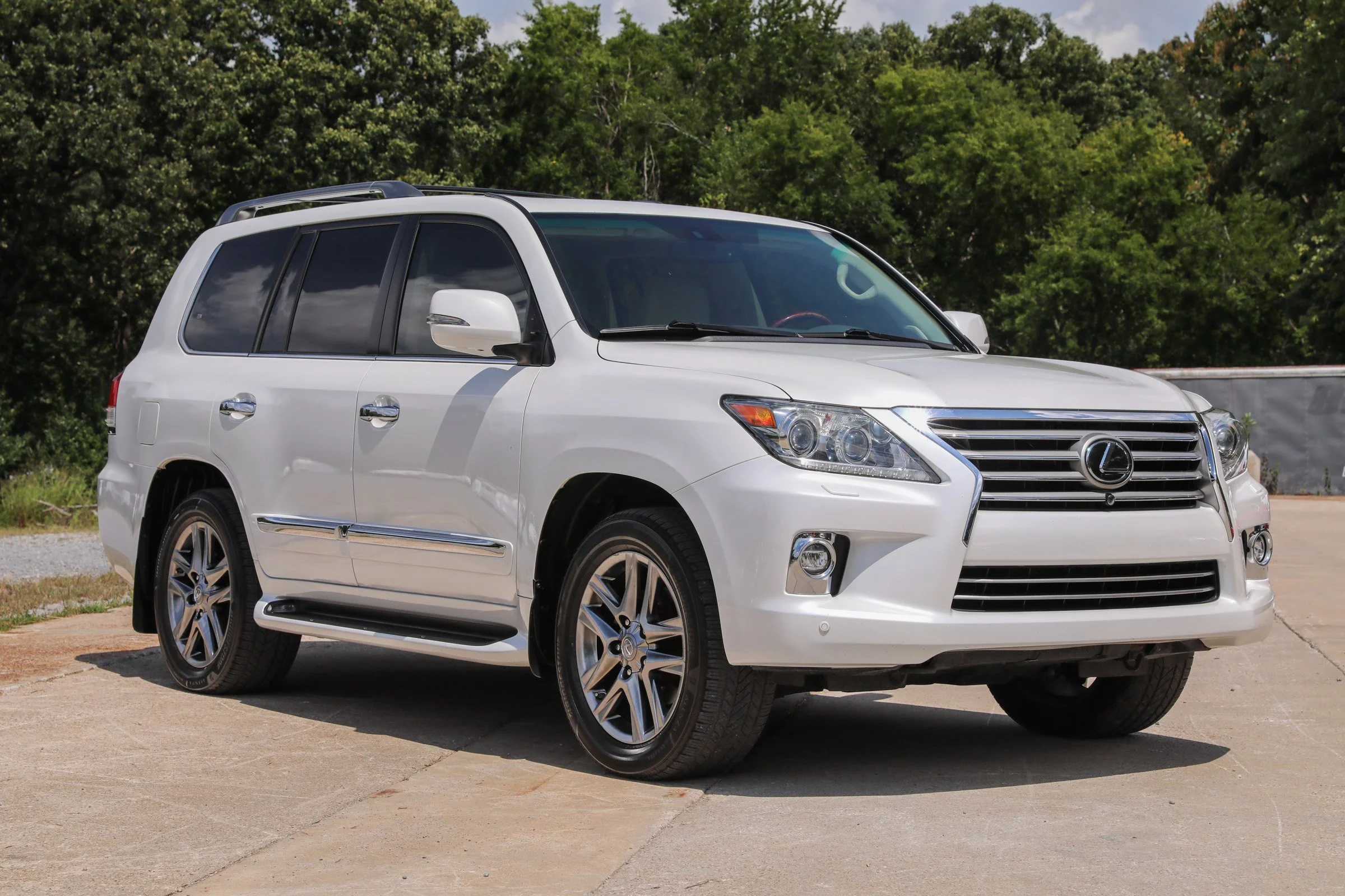 LX570.jpg