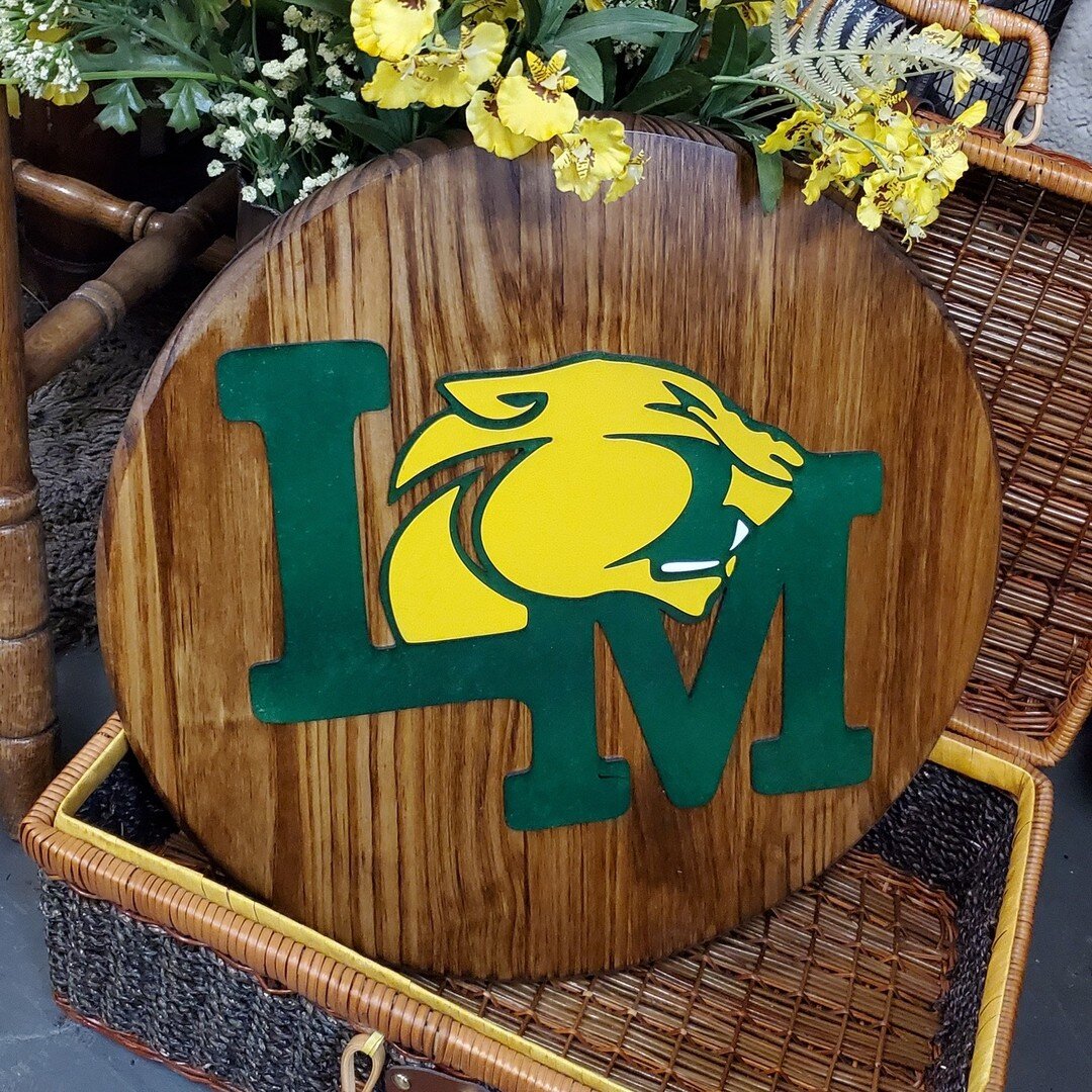 Graduation is almost here for our Panthers and we have the PERFECT selection of grad gifts.

Check out these handmade gifts by @stocksdale_custom_woodworking 👀

#spiritedbydesign #giftsgalore #graduation2022 #seniors2022 #panthergrads #shoplocal #mo