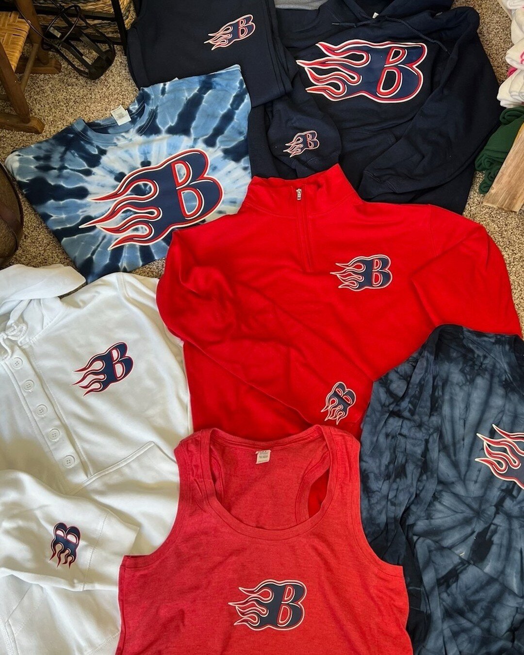 Available in-store NOW! Butlerville softball apparel 🥎 Limited quantities and sizes.

Store Hours ➡️
Wednesday 12-7
Thursday 12-7
Saturday 10-2

#spiritedbydesign #butlervillesoftball #shopinstore #availablenow #teamswag #teamapparel #shopsmall #sho