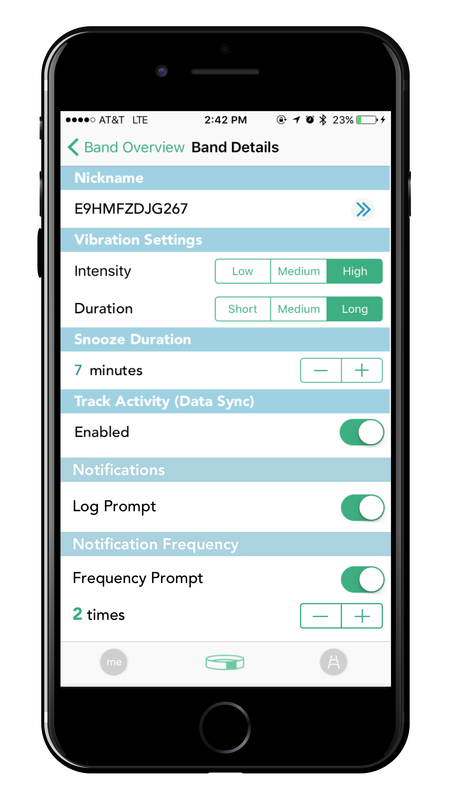Smartphone screen displaying a settings menu for a vibration device, with options for nicknames, vibration intensity, duration, snooze duration, data sync, and notification settings.