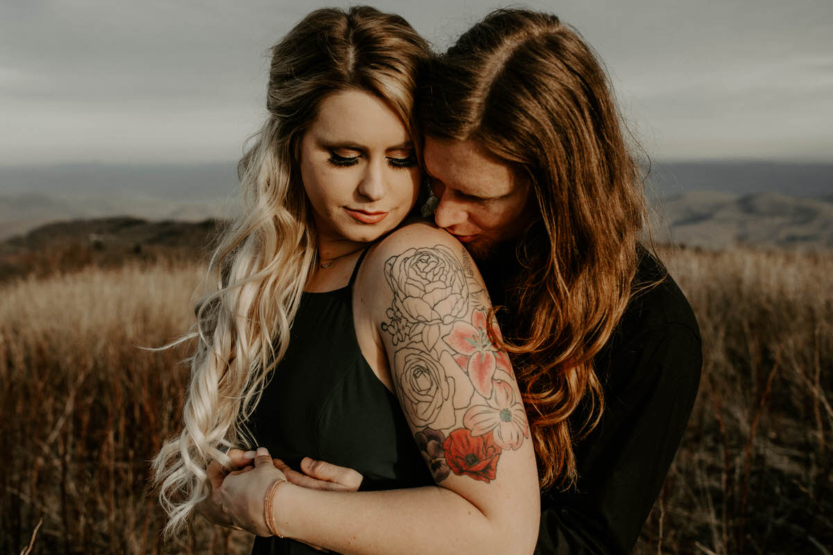 north carolina engagement photographer elopement couple adventure shelby robinson black balsam bald blue ridge parkway thistle wood photo