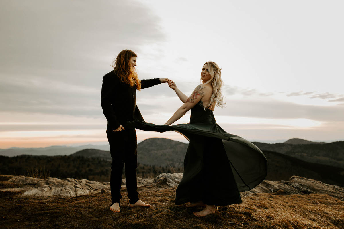 north carolina engagement photographer elopement couple adventure shelby robinson black balsam bald blue ridge parkway thistle wood photo
