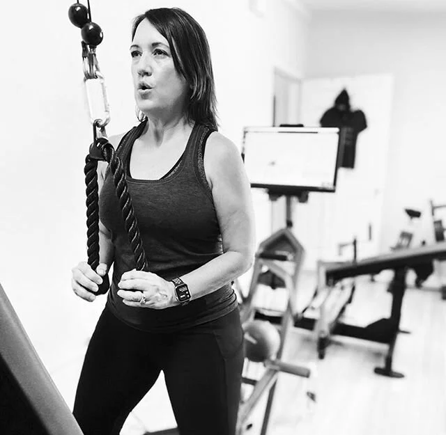 #Repost @kristingibbssmithfit with @get_repost⁣
・・・⁣
How do you know you&rsquo;re making progress in the gym? For one - you start seeing beautiful muscles like Jennifer&rsquo;s! ⁣
⁣
Secondly, you start noticing that things feel easier than before (pi