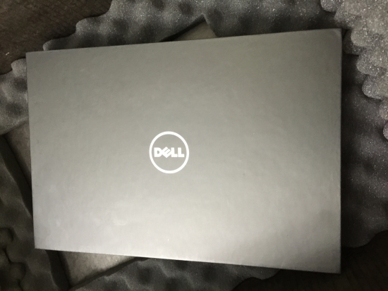 The XPS 13 box
