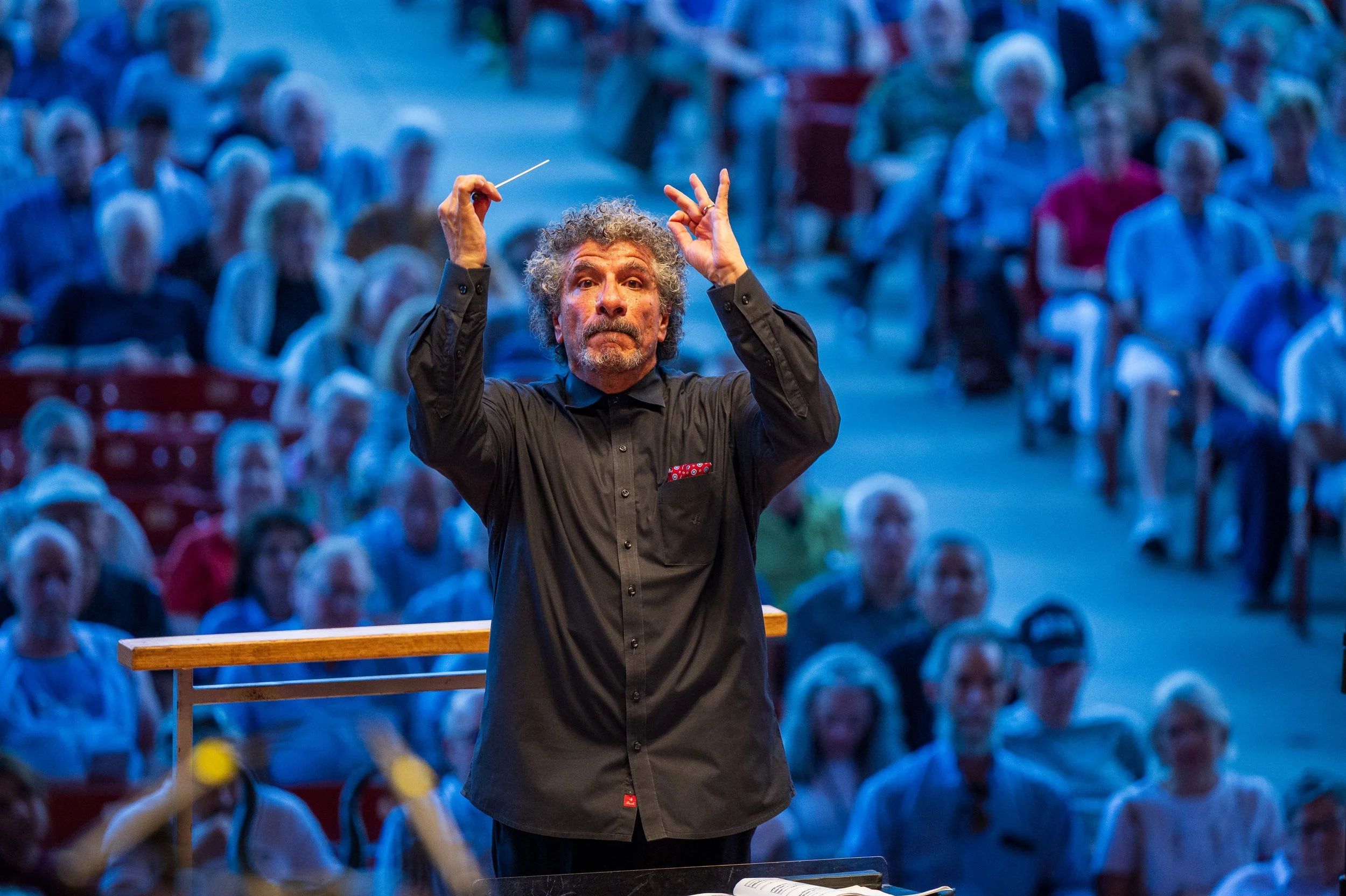 02 Giancarlo Guerrero - Patrick Pyszka.jpg