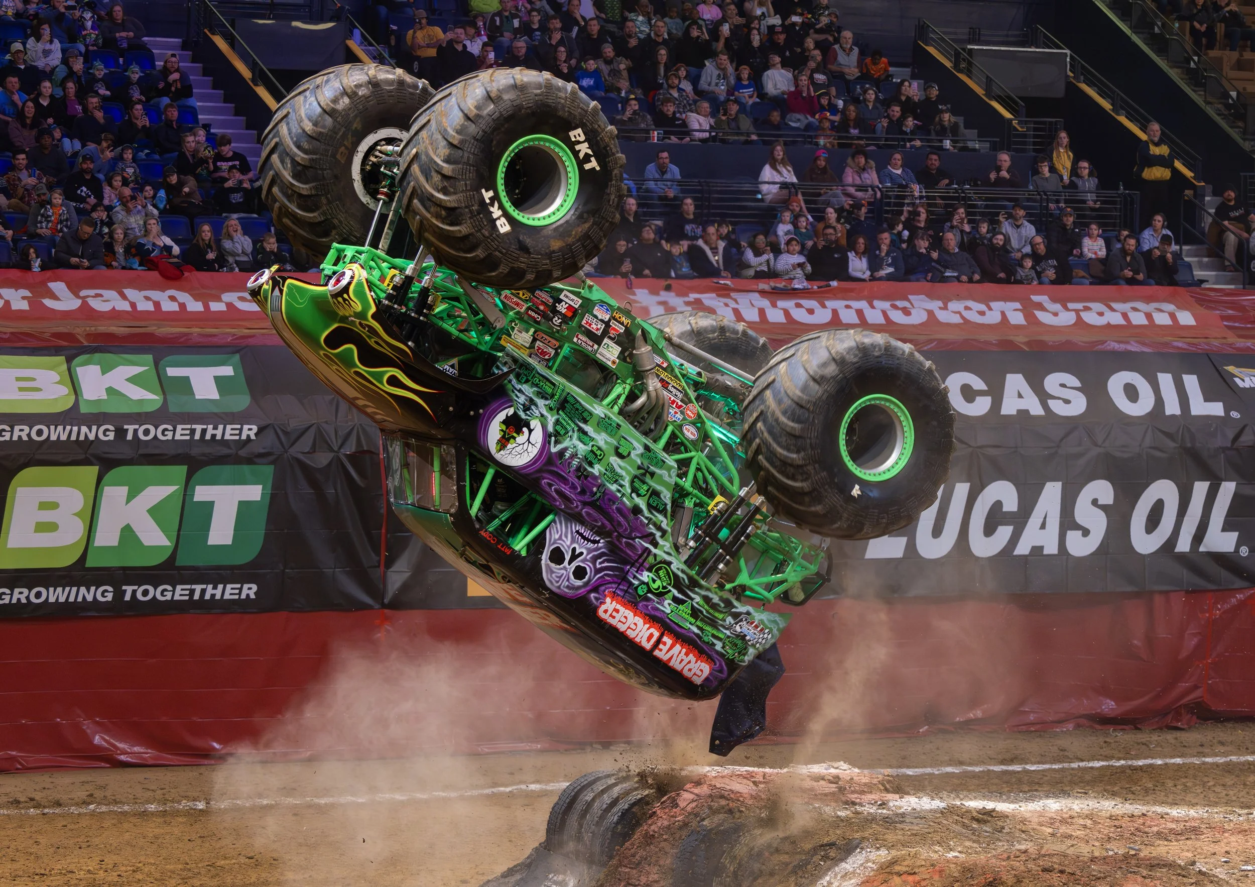 Grave Digger 25 003 Arena.jpg