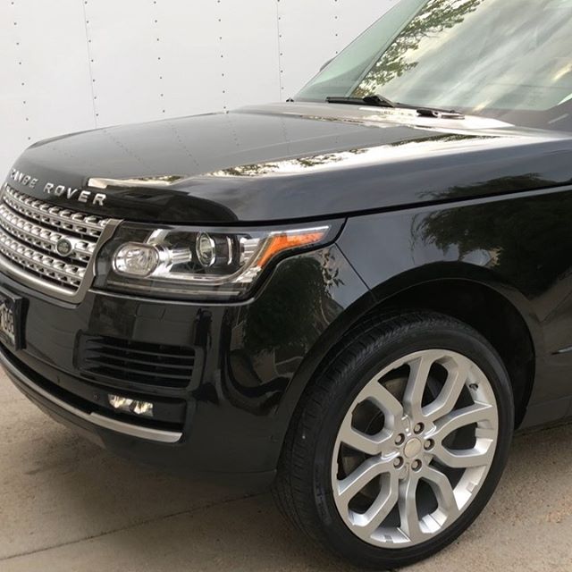 My Signature Package on this Range Rover today. #detailing #denverdetailing #denvercardetailing #detailqueen