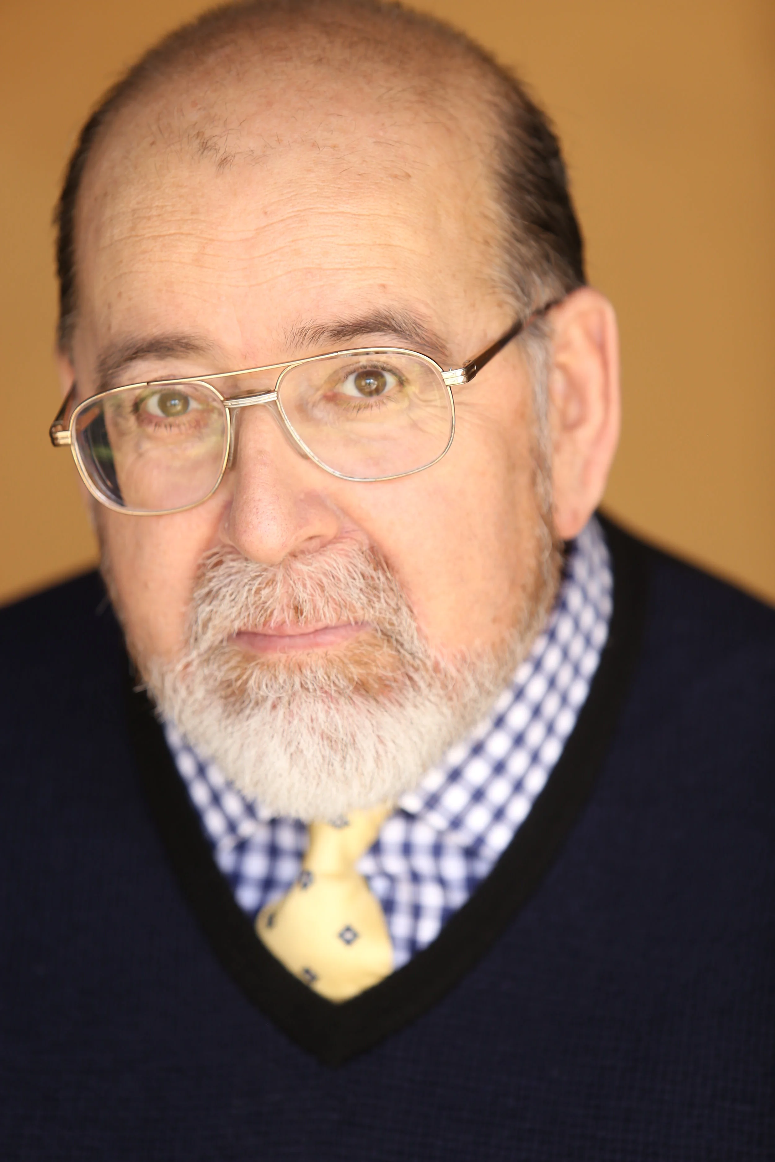 Bob Rodriguez (GONZALO ) Bob is a proud member of SAG-AFTRA, a Meisner Technique actor, an organic improvisor, a writer, and a director. He has also studied classical theatre and Lessac voice technique. Bob has studied improvisational theater at The Groundlings, Upright Citizens Brigade, Second City, The Empty Stage, Bang Improv Studio and elsewhere. He has taught improv workshops at Los Angeles Southwest College, was Director of two improv troupes, and has performed in over 100 live improv shows. Bob has had leading roles in classical and contemporary plays in venues all over greater Los Angeles, and has appeared in various independent films and commercials. He played Cymbeline in Cymbeline, Duncan in the Macbeth, Cicero in Julius Caesar, and The Cardinal in’ Tis Pity She’s A Whore. His last leading role in a contemporary play was as Herman Glogauer in the Kaufman & Hart Broadway comedy, Once In A Lifetime. Bob recently play several characters including the lead defense attorney in Casa 0101’s production of Free Los Tres. Bob wrote and directed the short Void, and has published a volume of classical poetry. Bob is honored to be participating in Colonials Theatre’s production of “The Tempest,” under the direction of Artistic Director, Anthony Cronin.