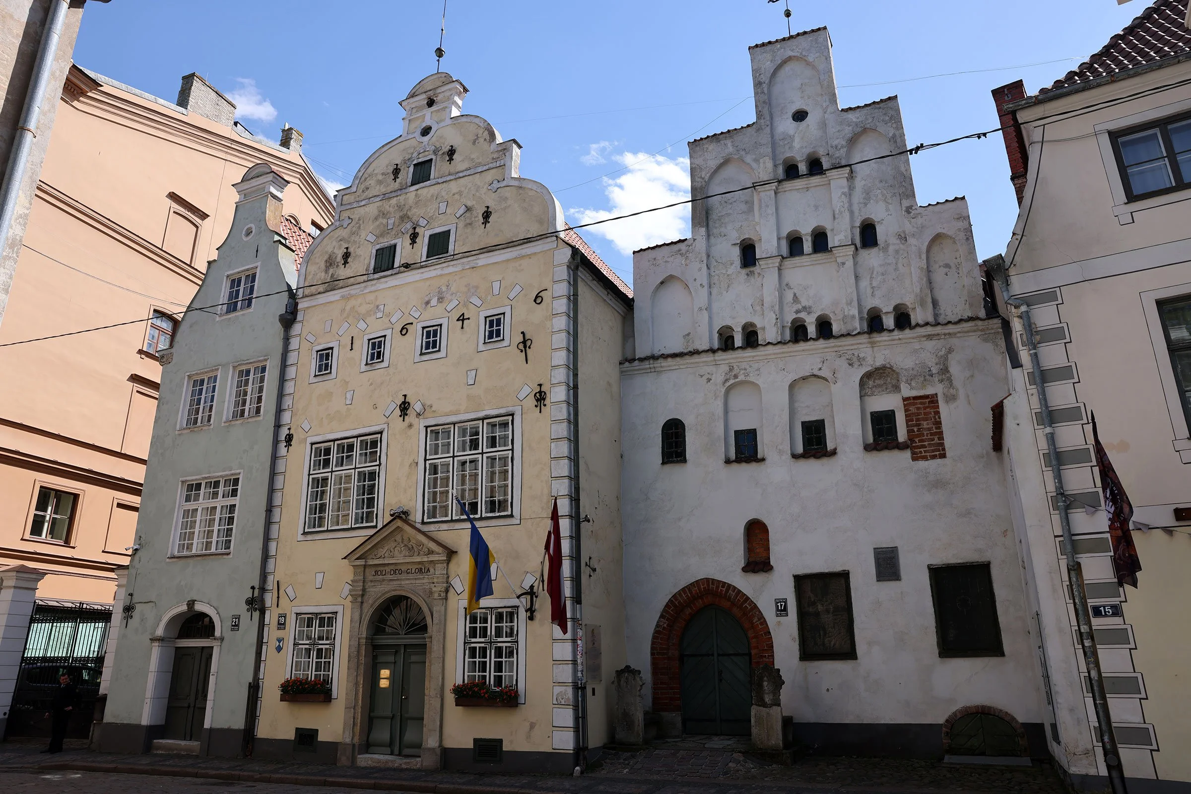 Rigas äldsta komplex av bostadshus, De tre bröderna, i den gamla stadskärnan